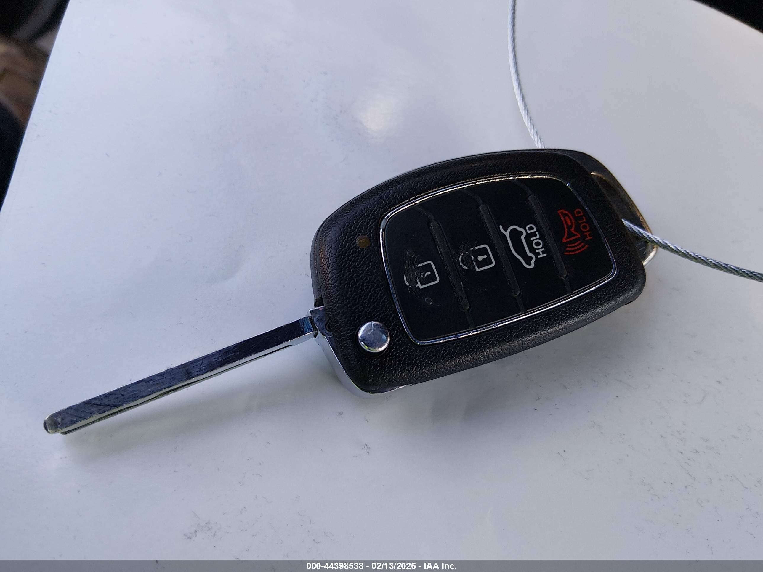 HYUNDAI SANTA image 11