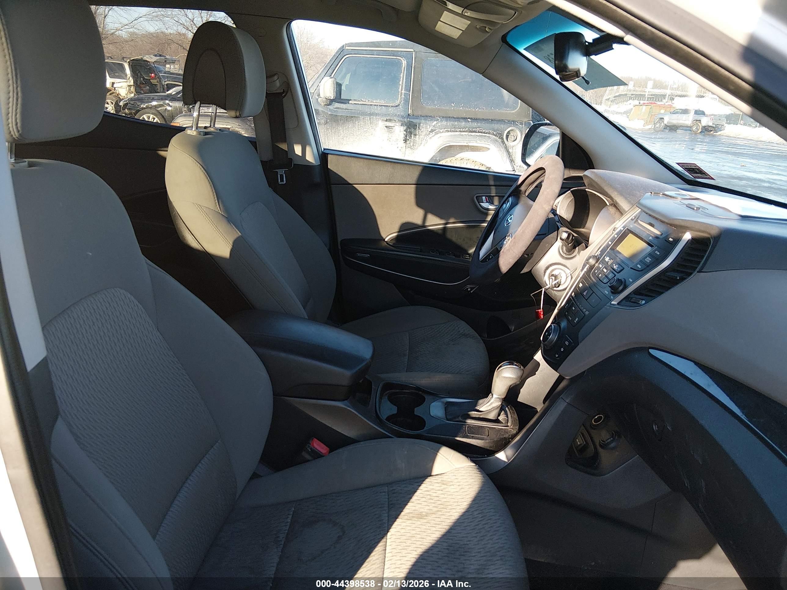 HYUNDAI SANTA image 5
