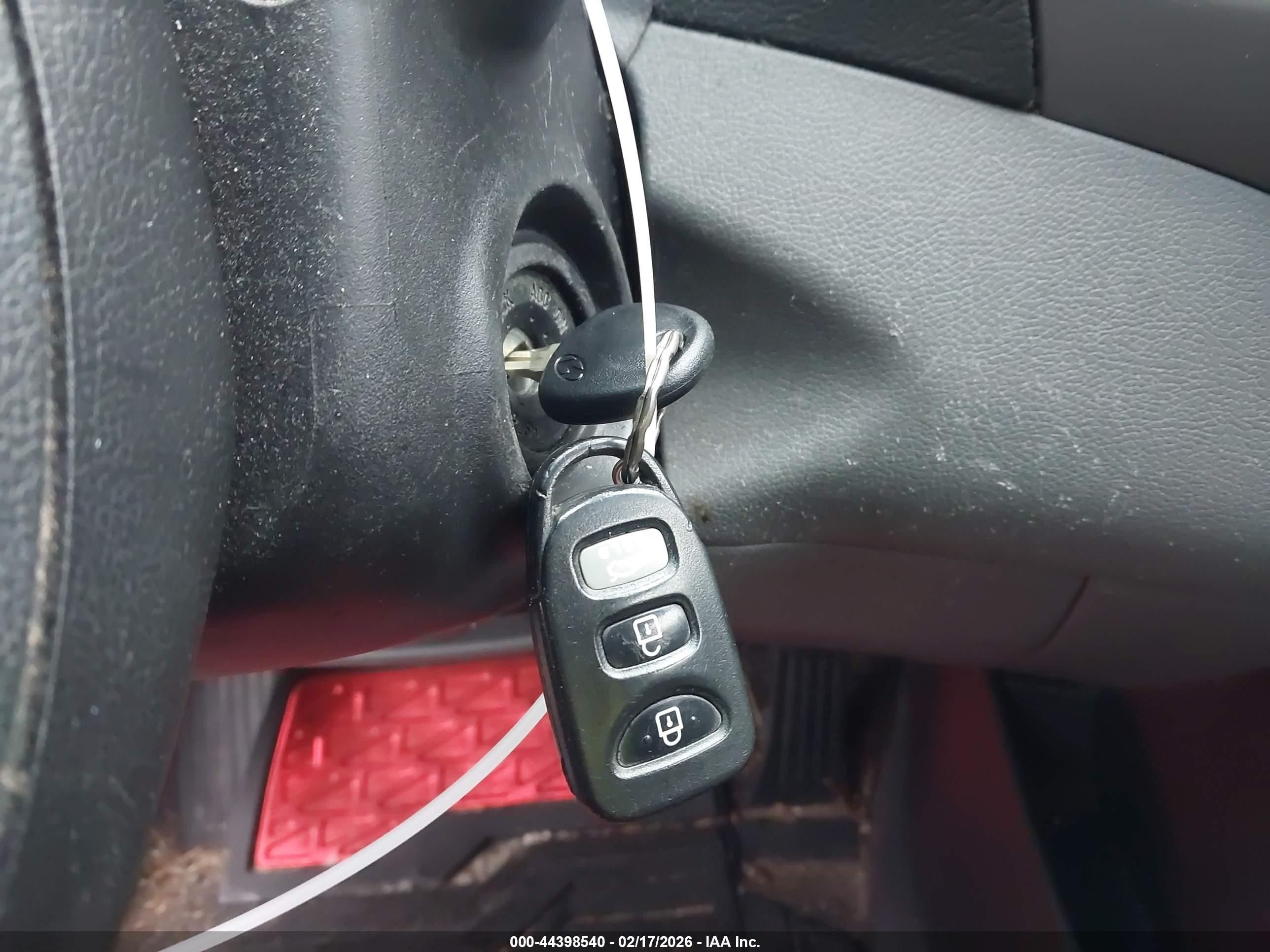 HYUNDAI ELANTRA image 11