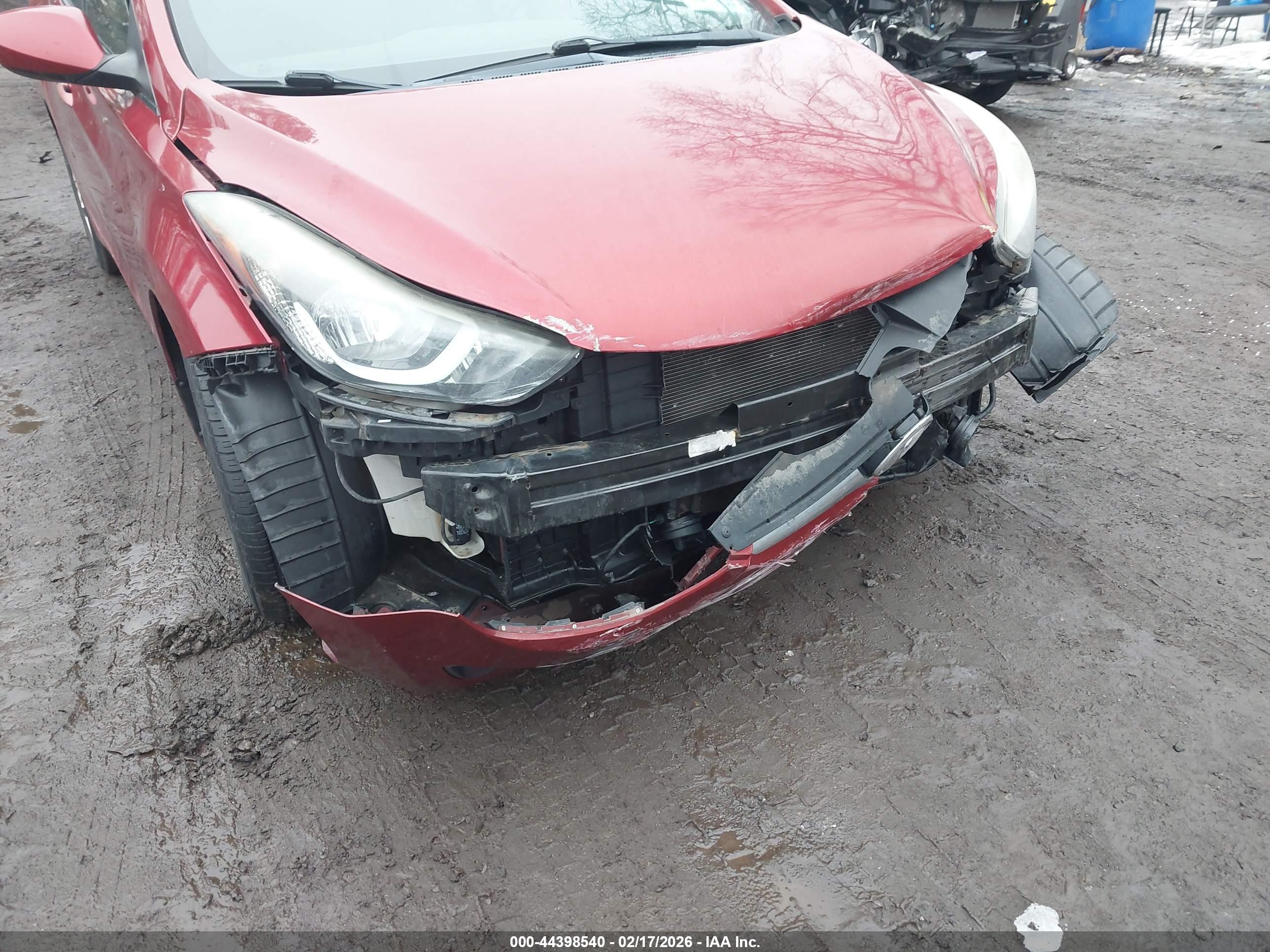 HYUNDAI ELANTRA image 6