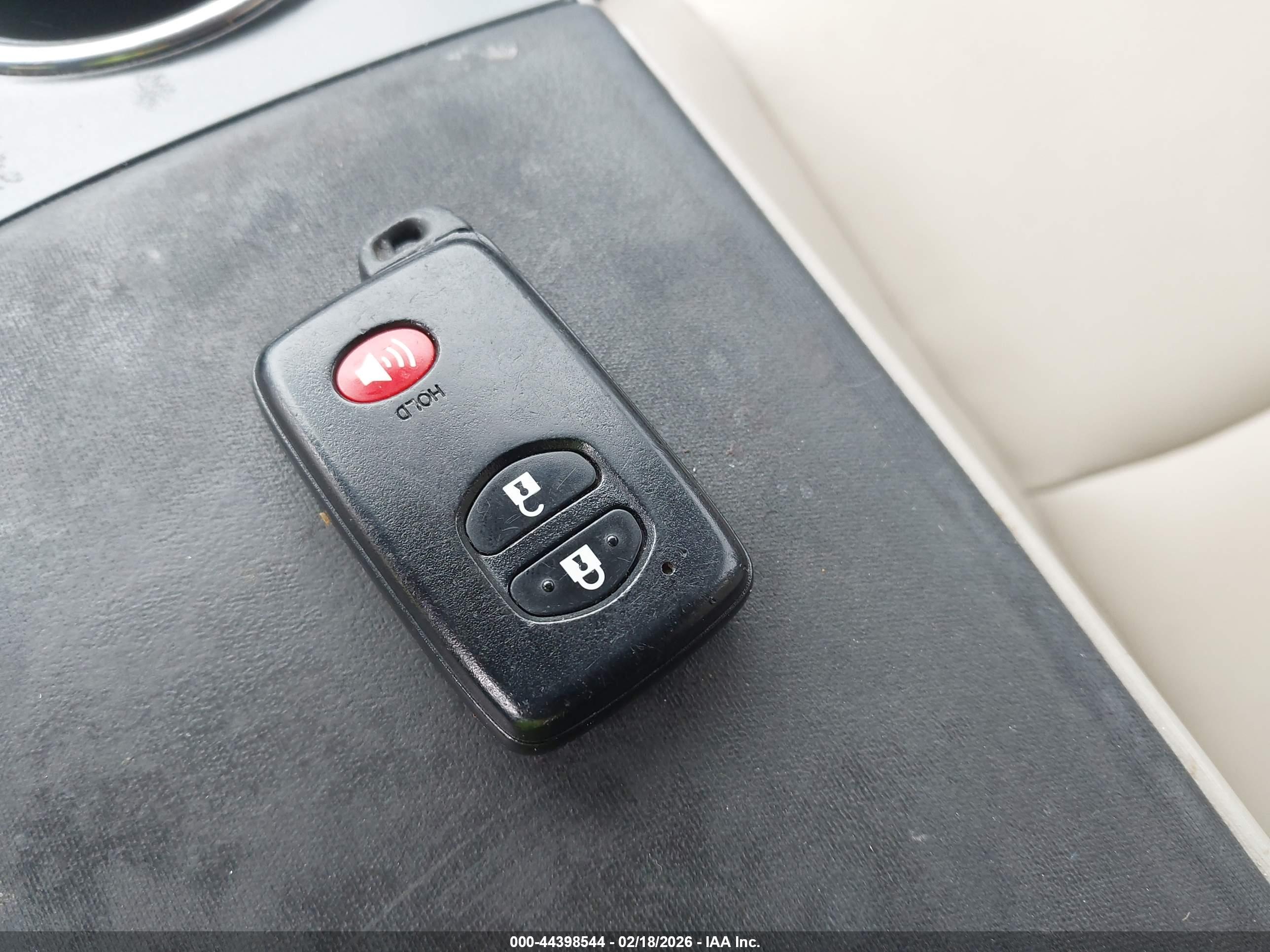 TOYOTA PRIUS image 11