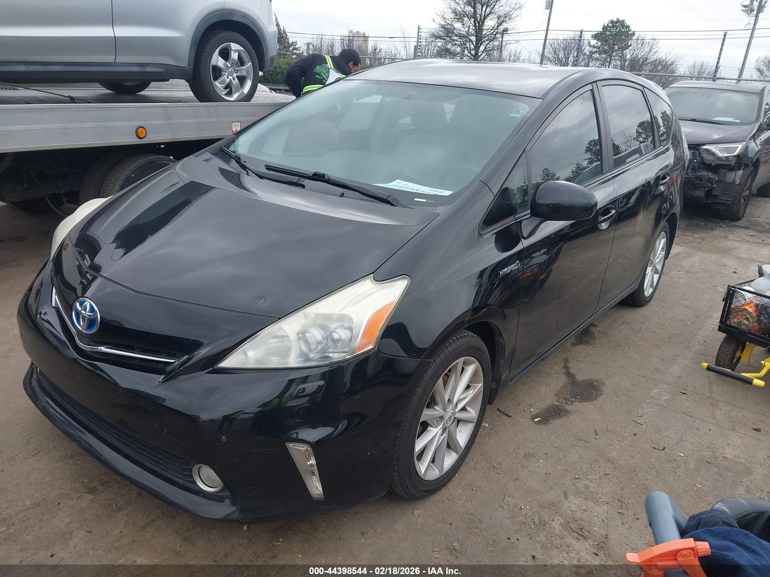 TOYOTA PRIUS image 2