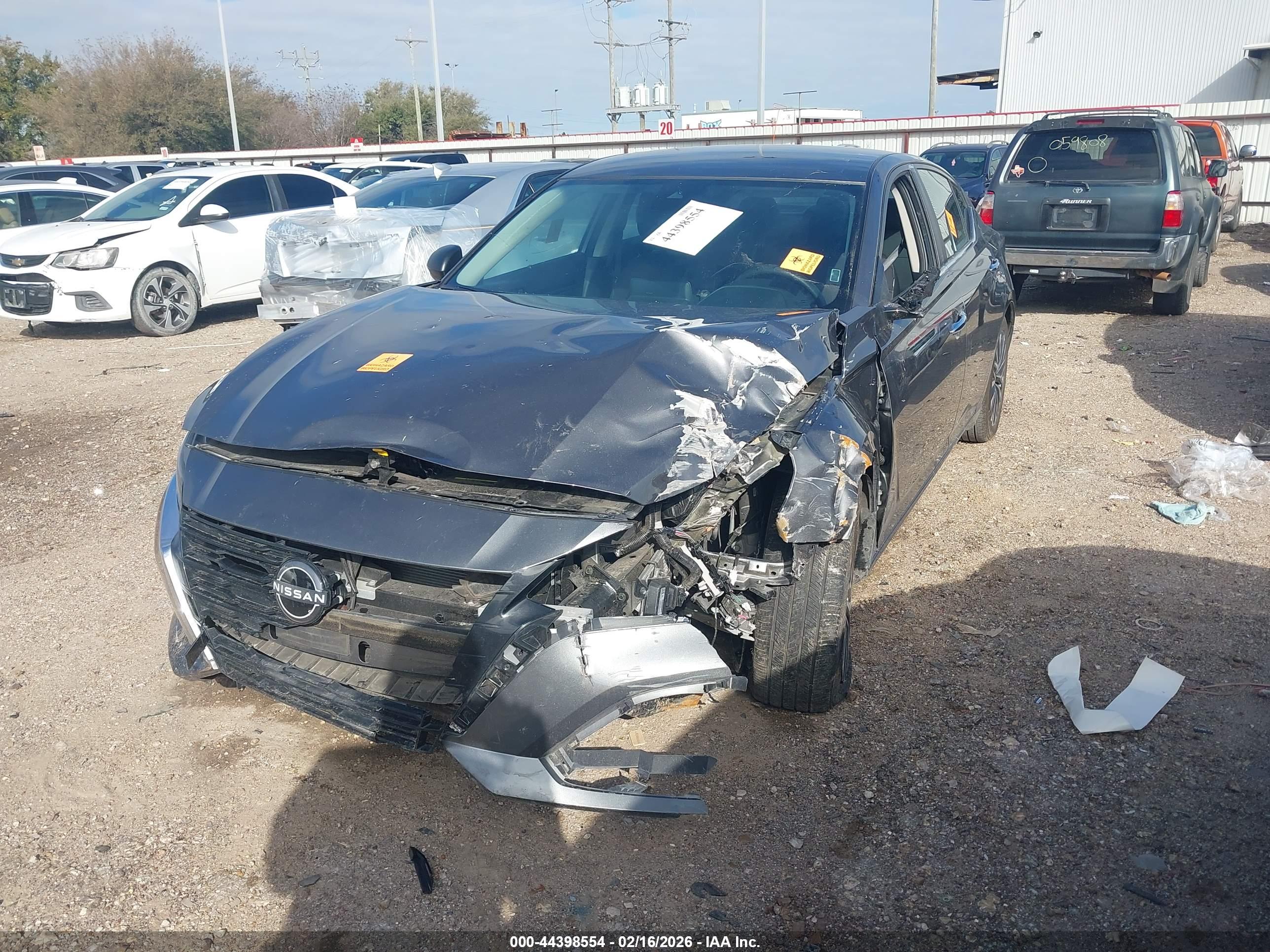 NISSAN ALTIMA image 2