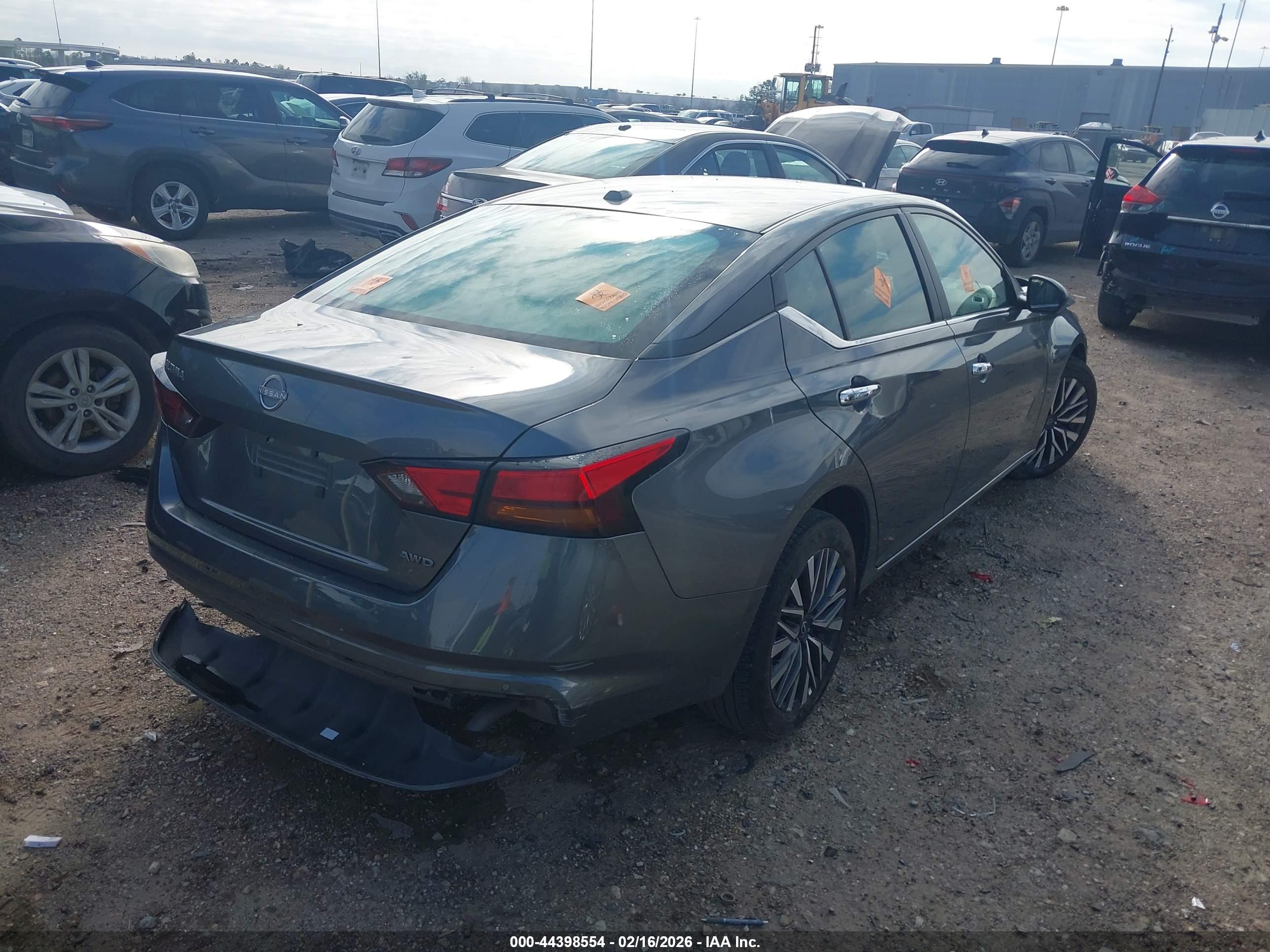 NISSAN ALTIMA image 4