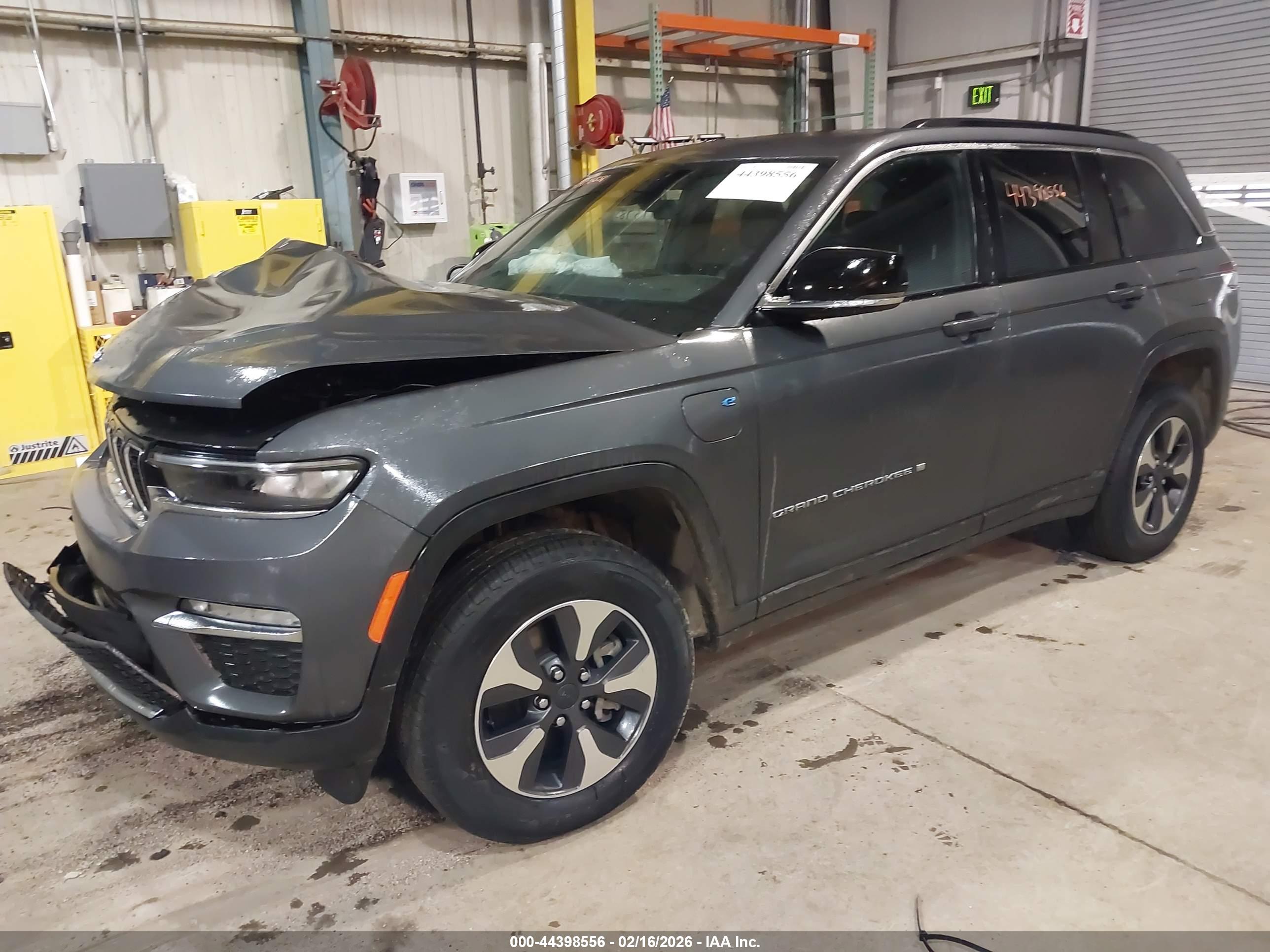 JEEP GRAND image 2