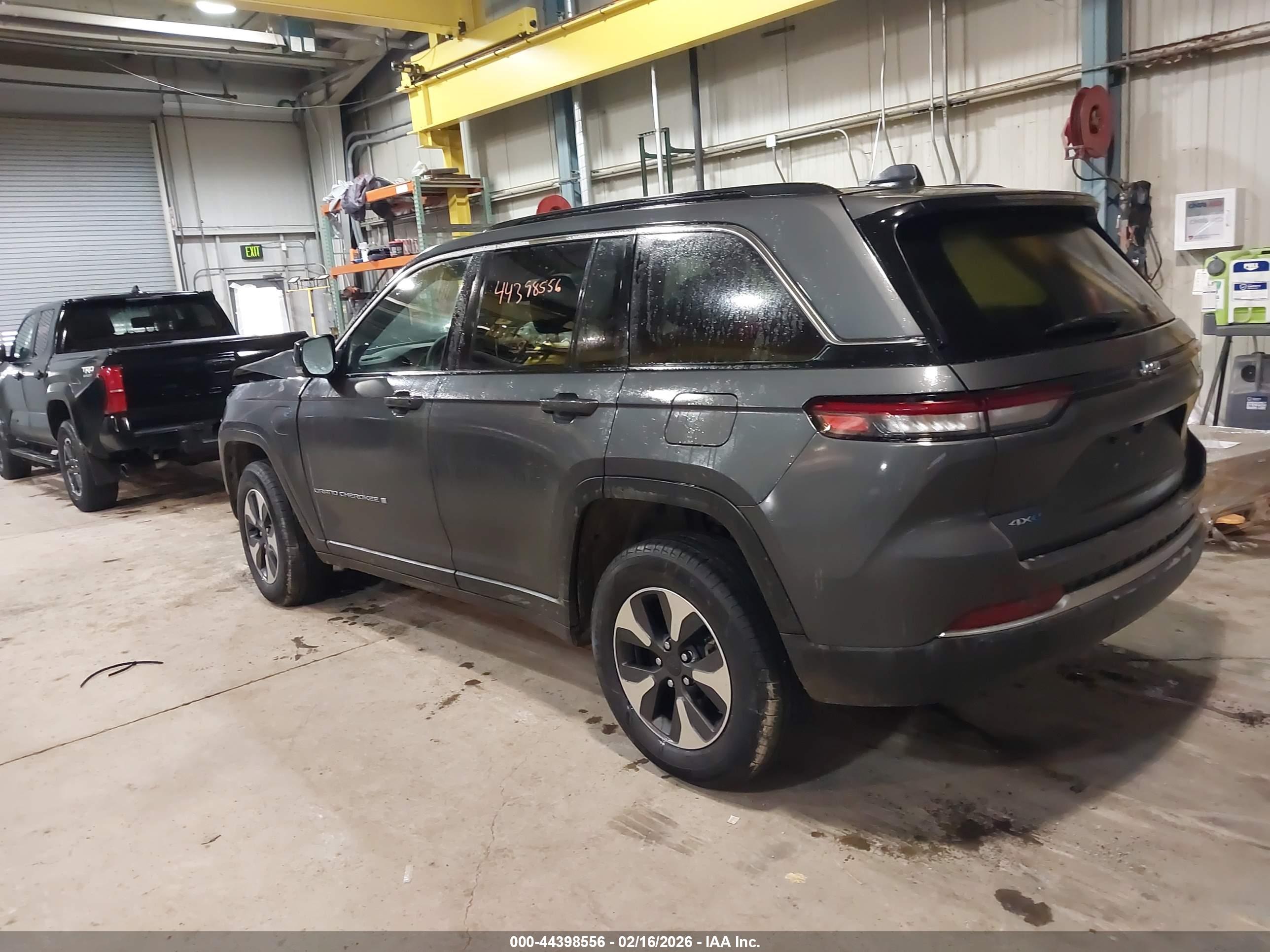 JEEP GRAND image 3