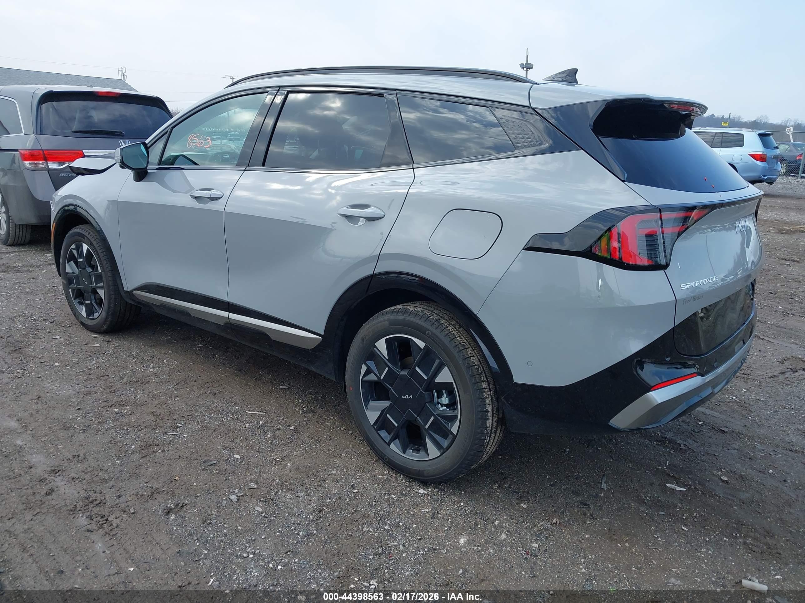 KIA SPORTAGE image 3
