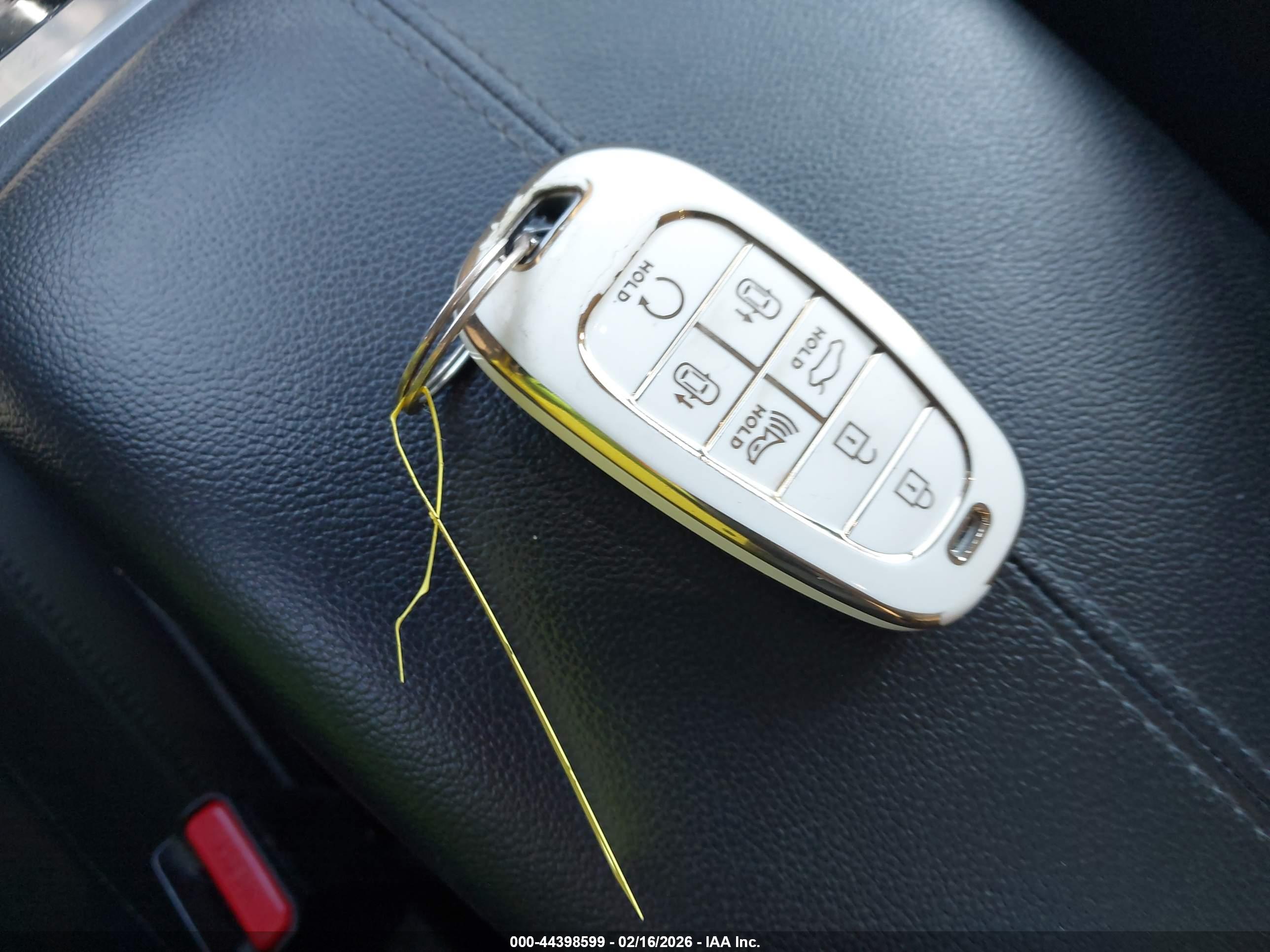 HYUNDAI TUCSON image 11