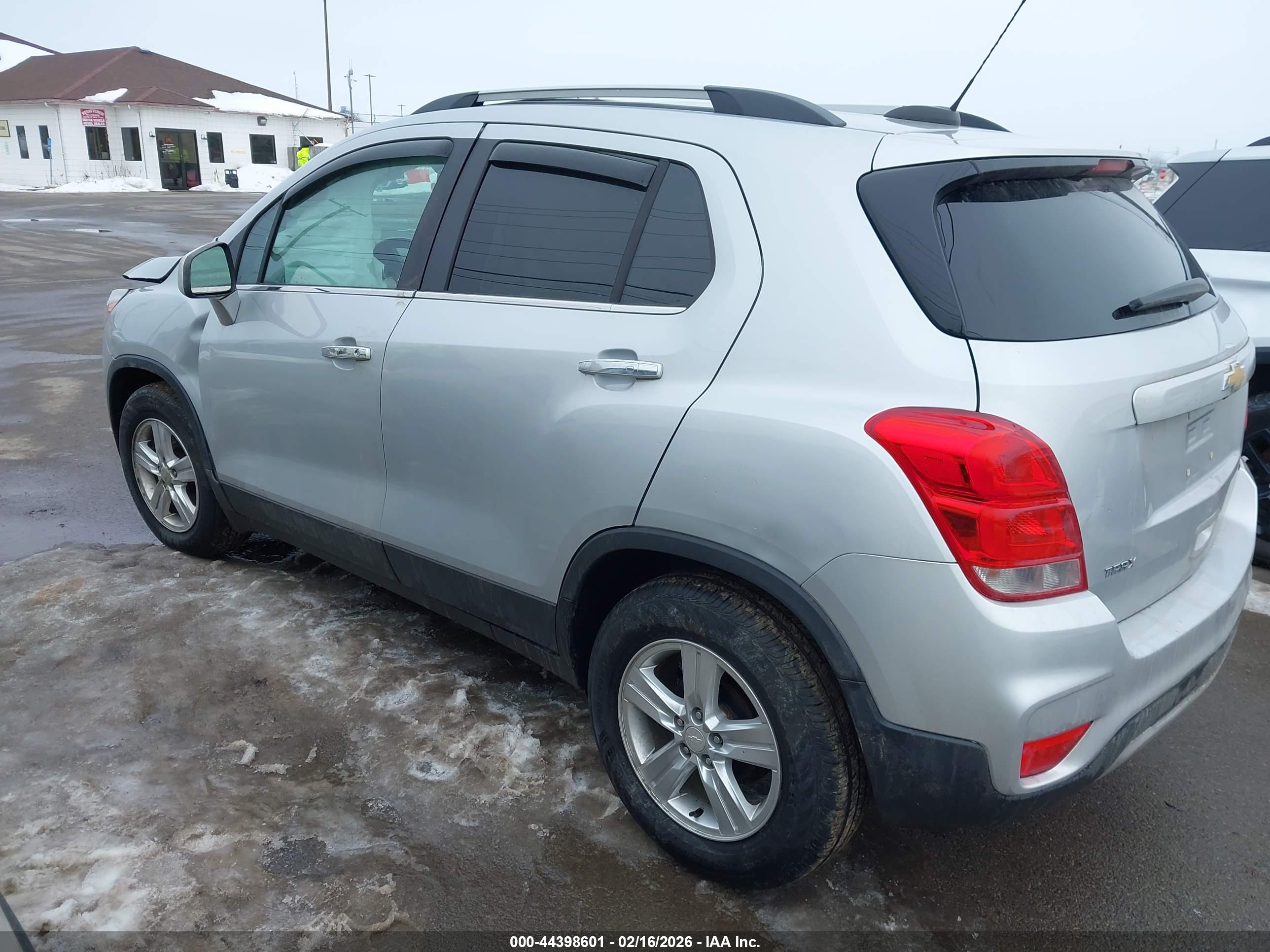 CHEVROLET TRAX image 3
