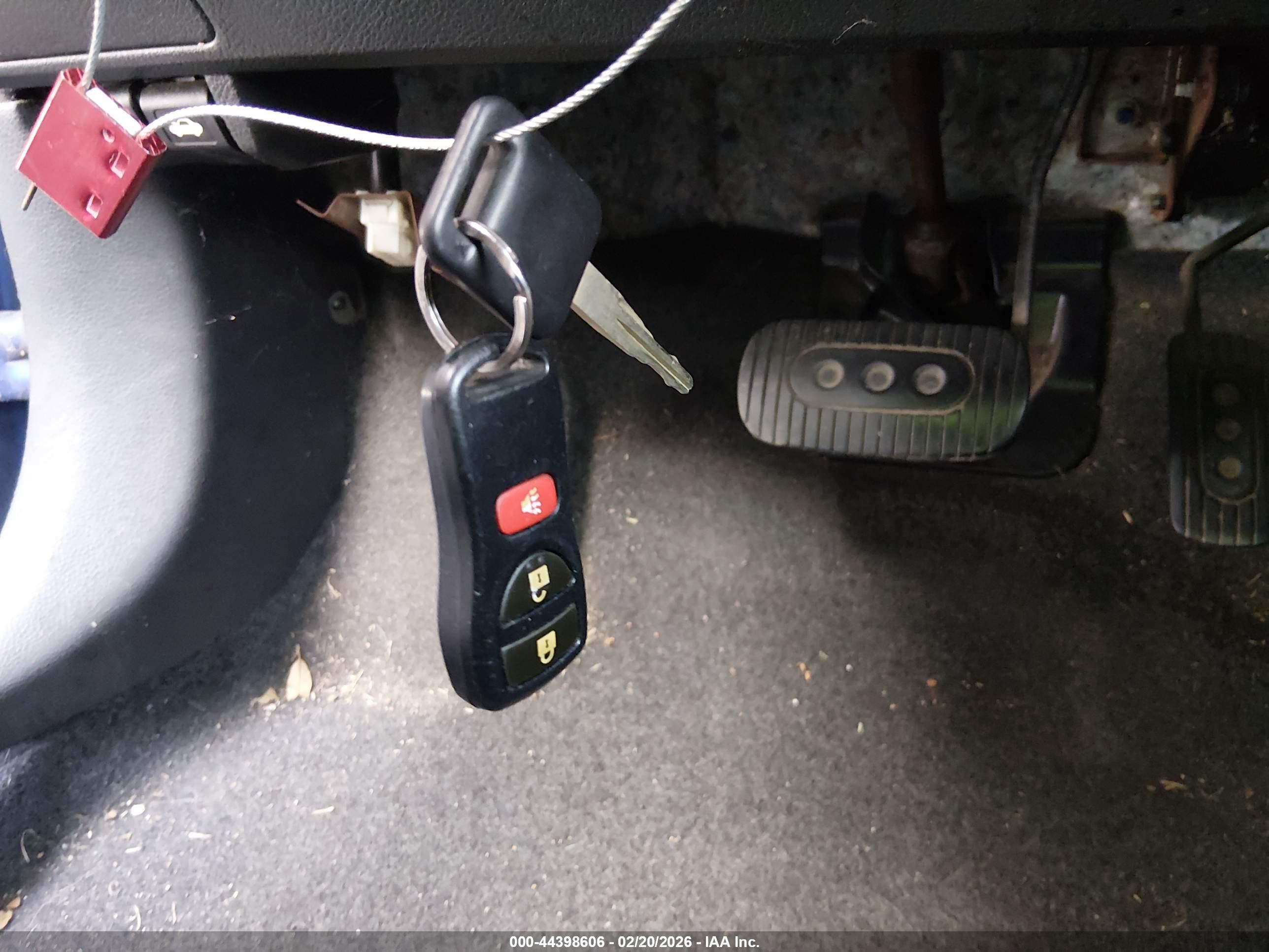 NISSAN VERSA image 11