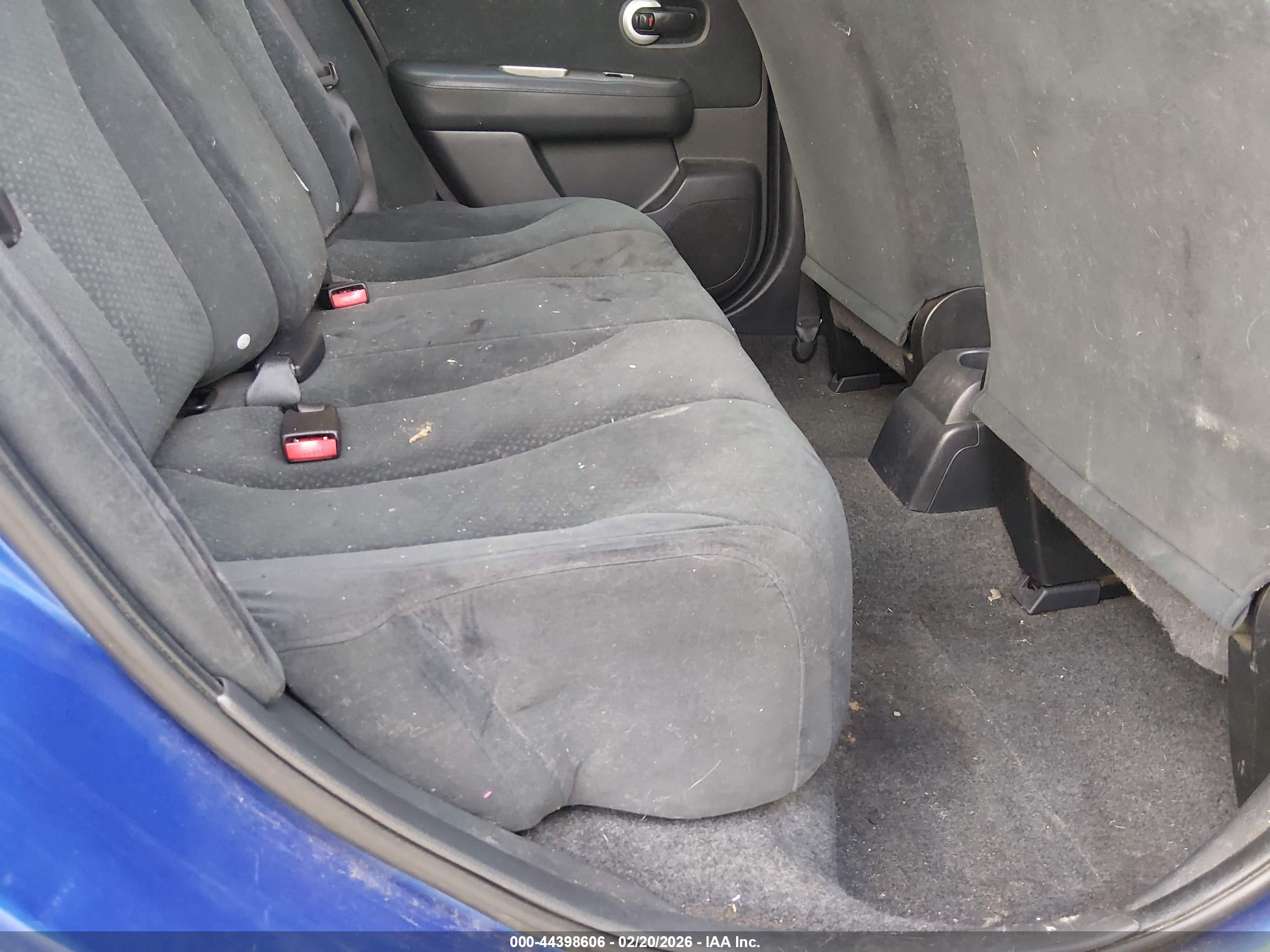 NISSAN VERSA image 8