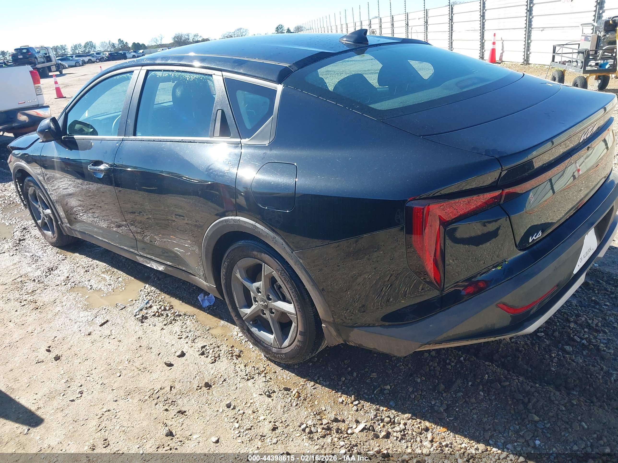 KIA K4 image 3