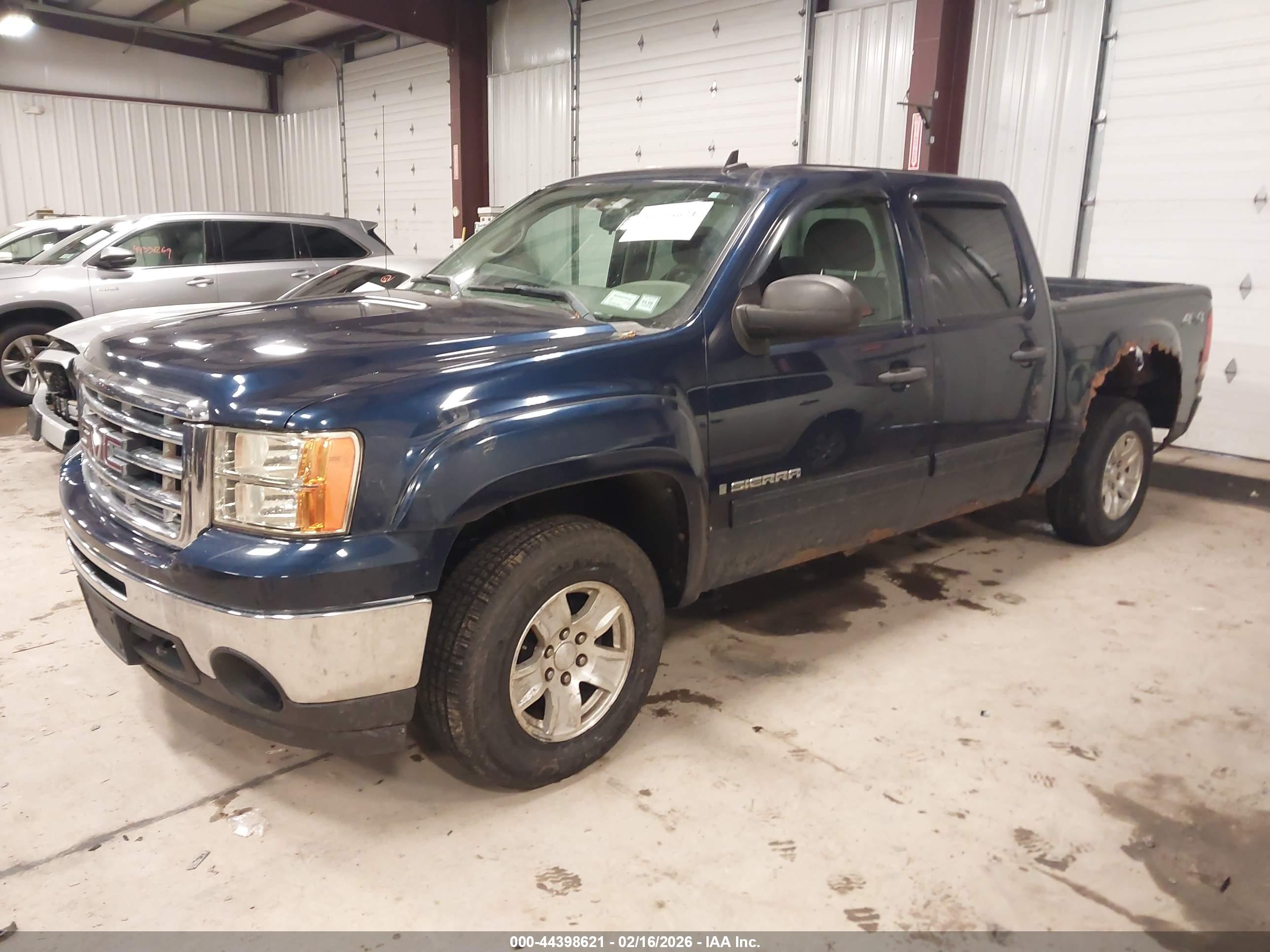GMC SIERRA image 2