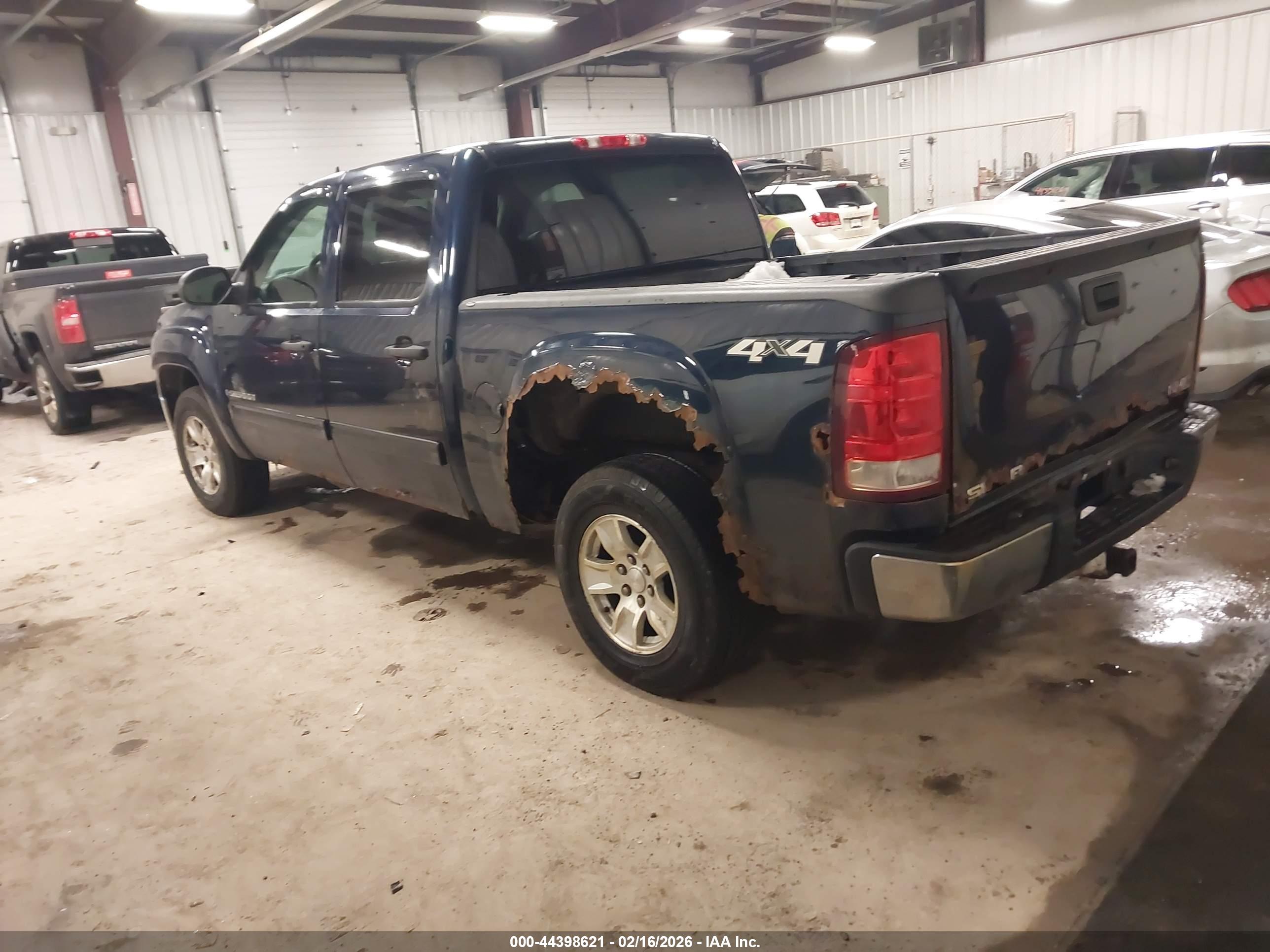 GMC SIERRA image 3