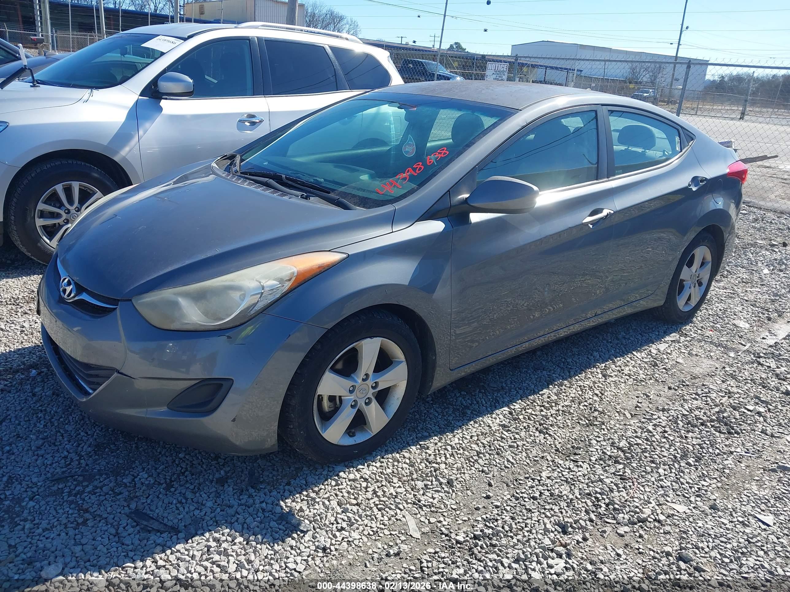HYUNDAI ELANTRA image 2