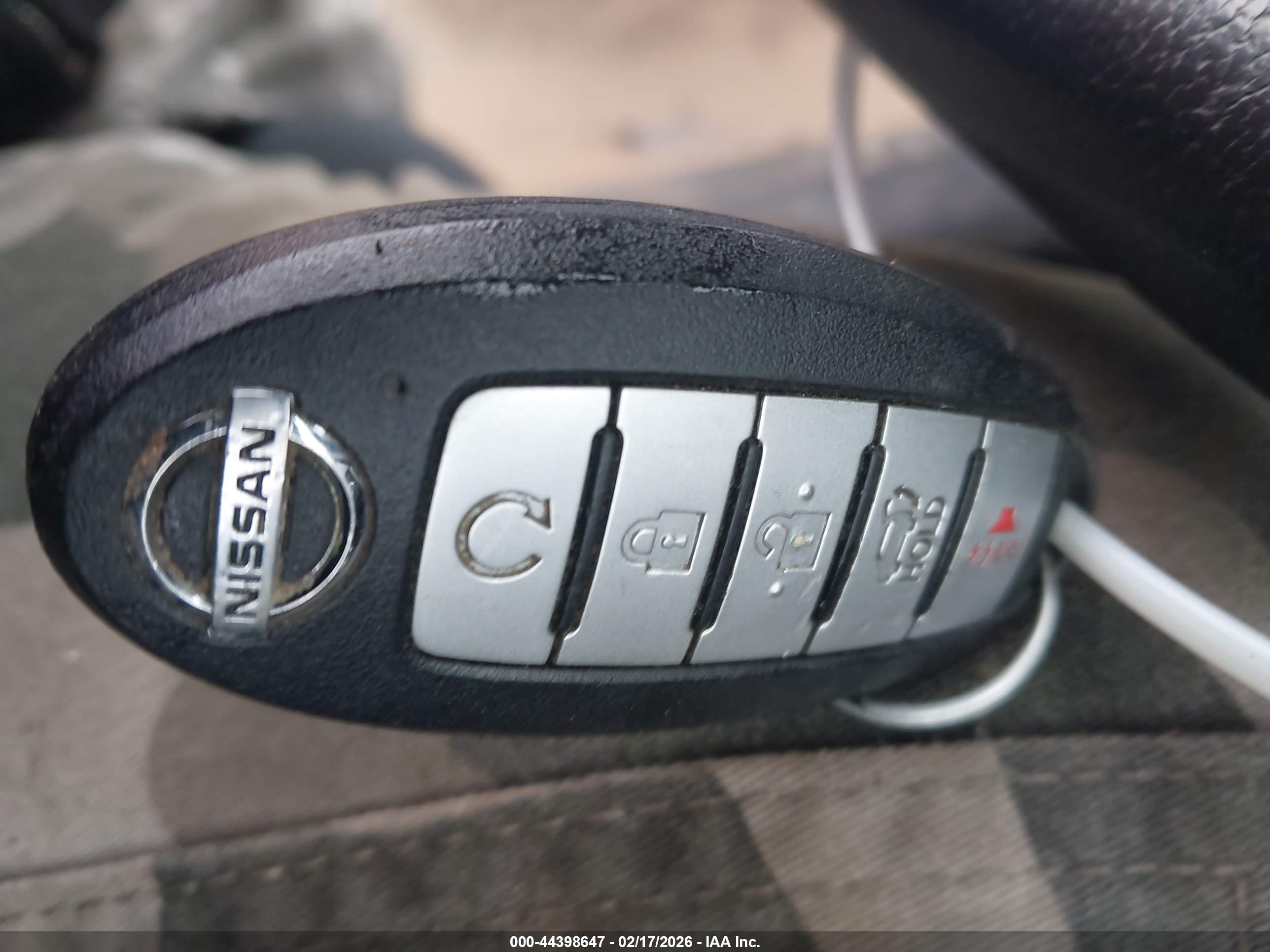 NISSAN ROGUE image 11