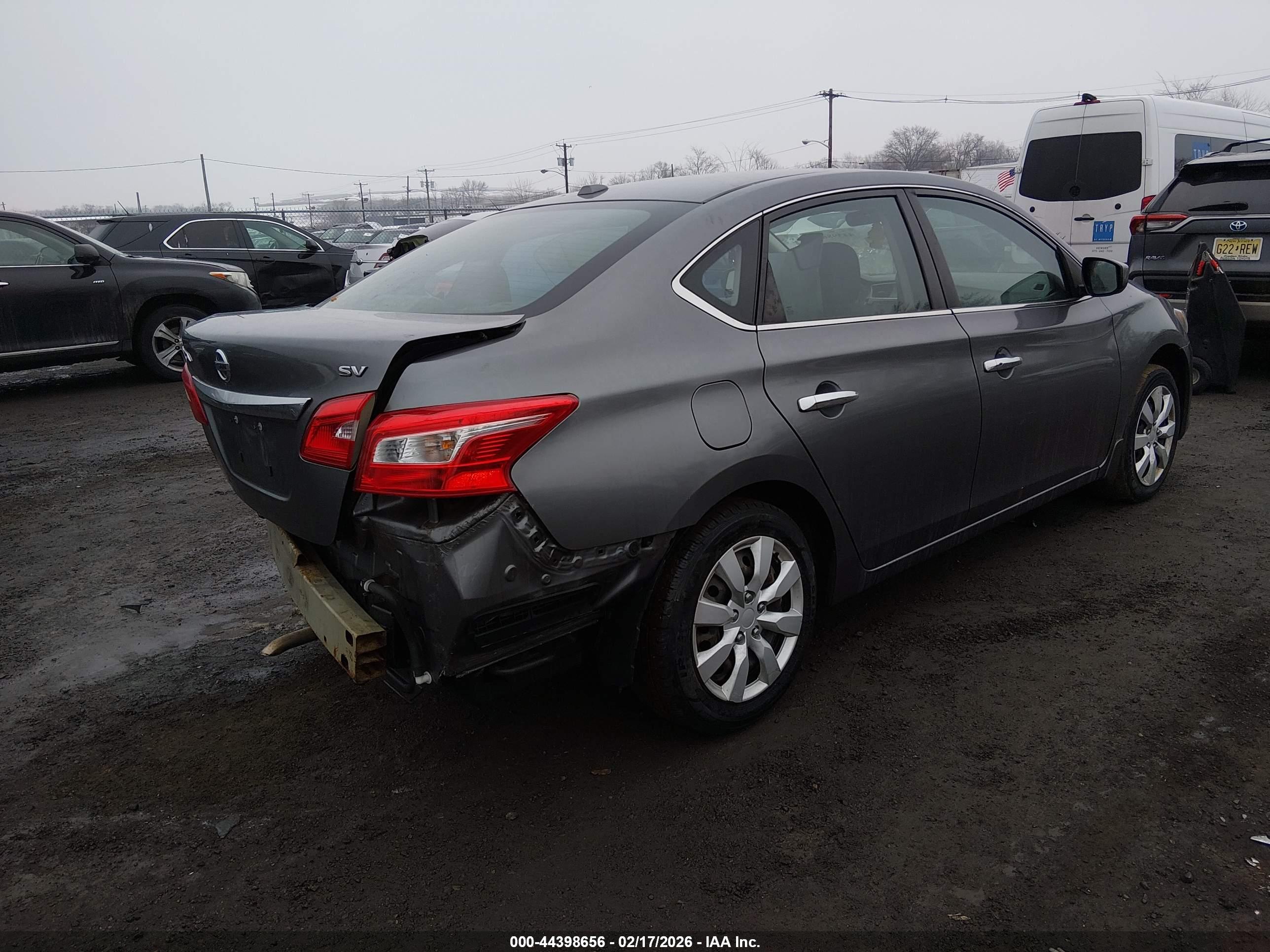 NISSAN SENTRA image 4