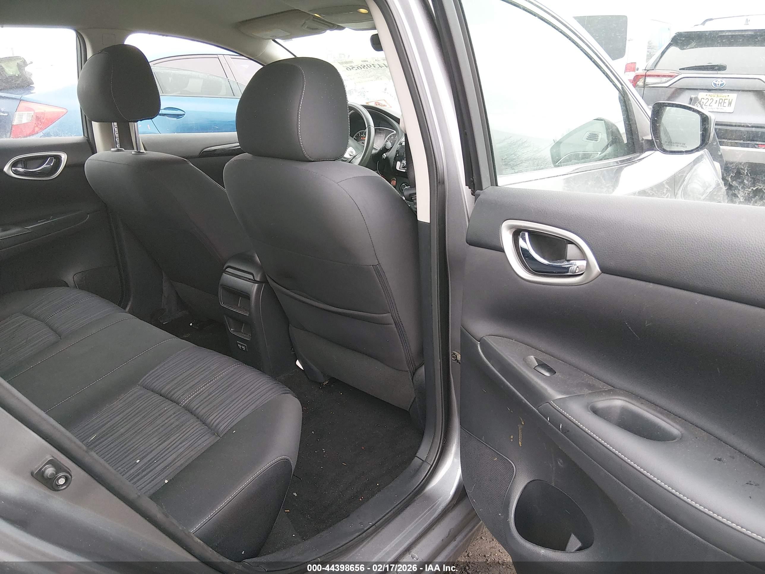 NISSAN SENTRA image 8