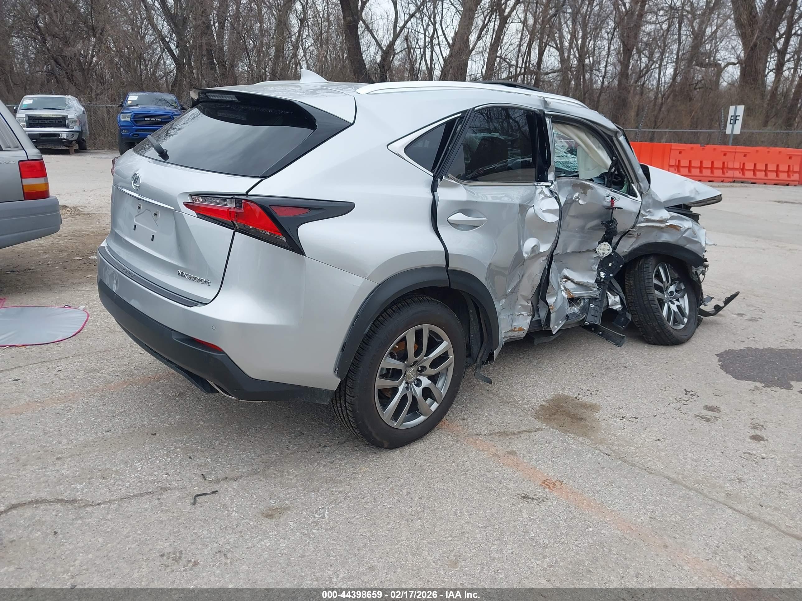 LEXUS NX image 4