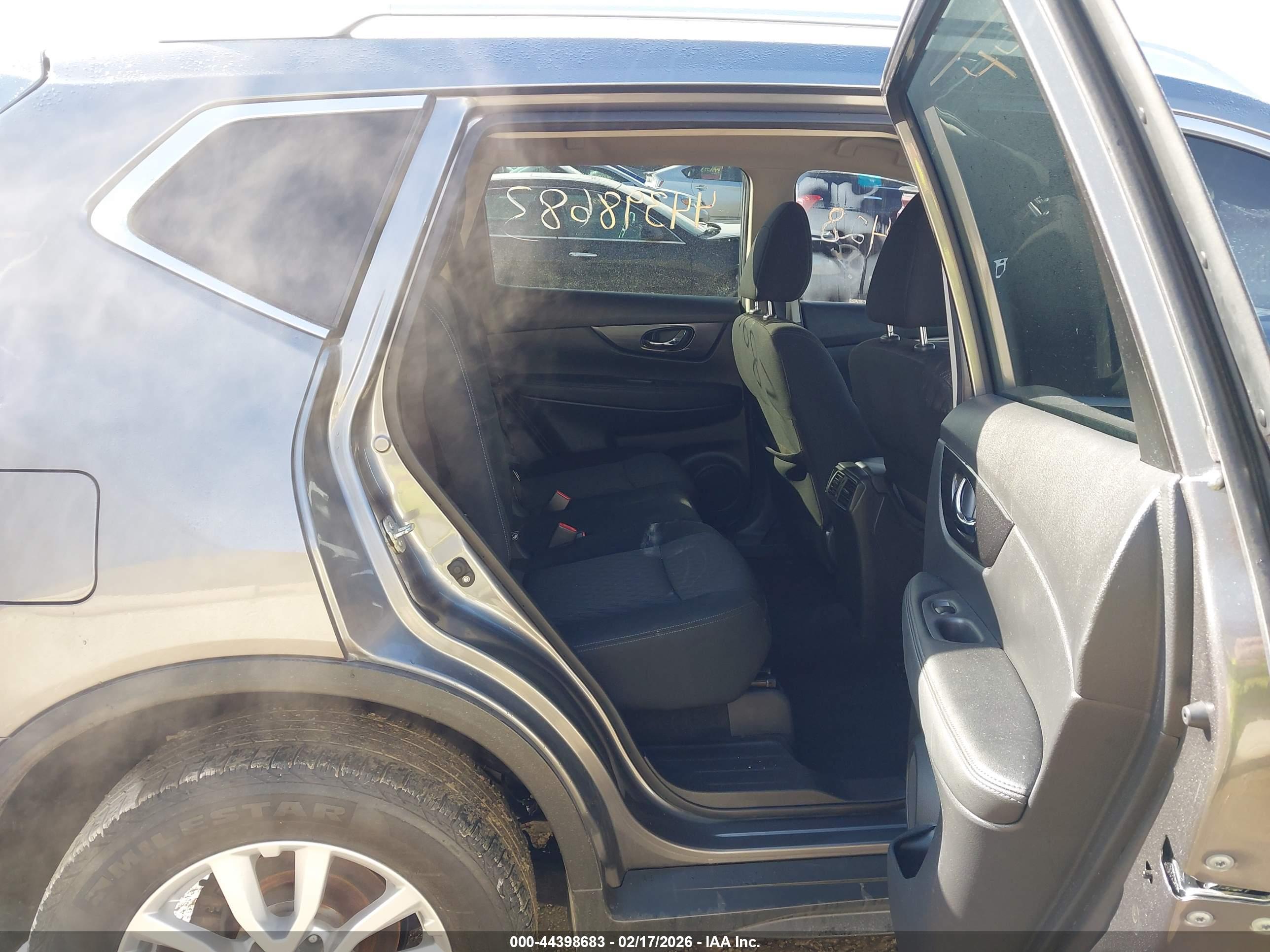 NISSAN ROGUE image 8