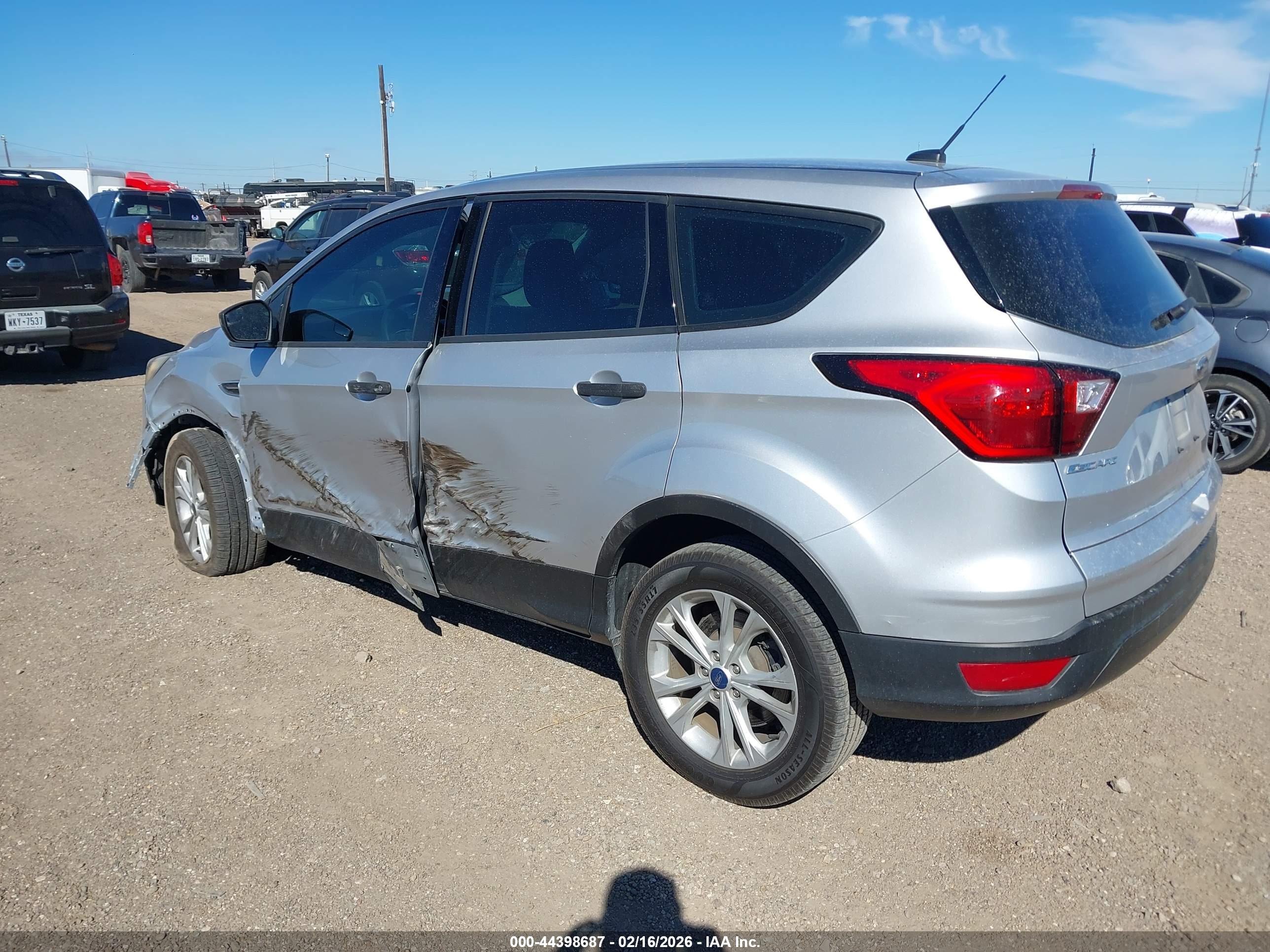 FORD ESCAPE image 3
