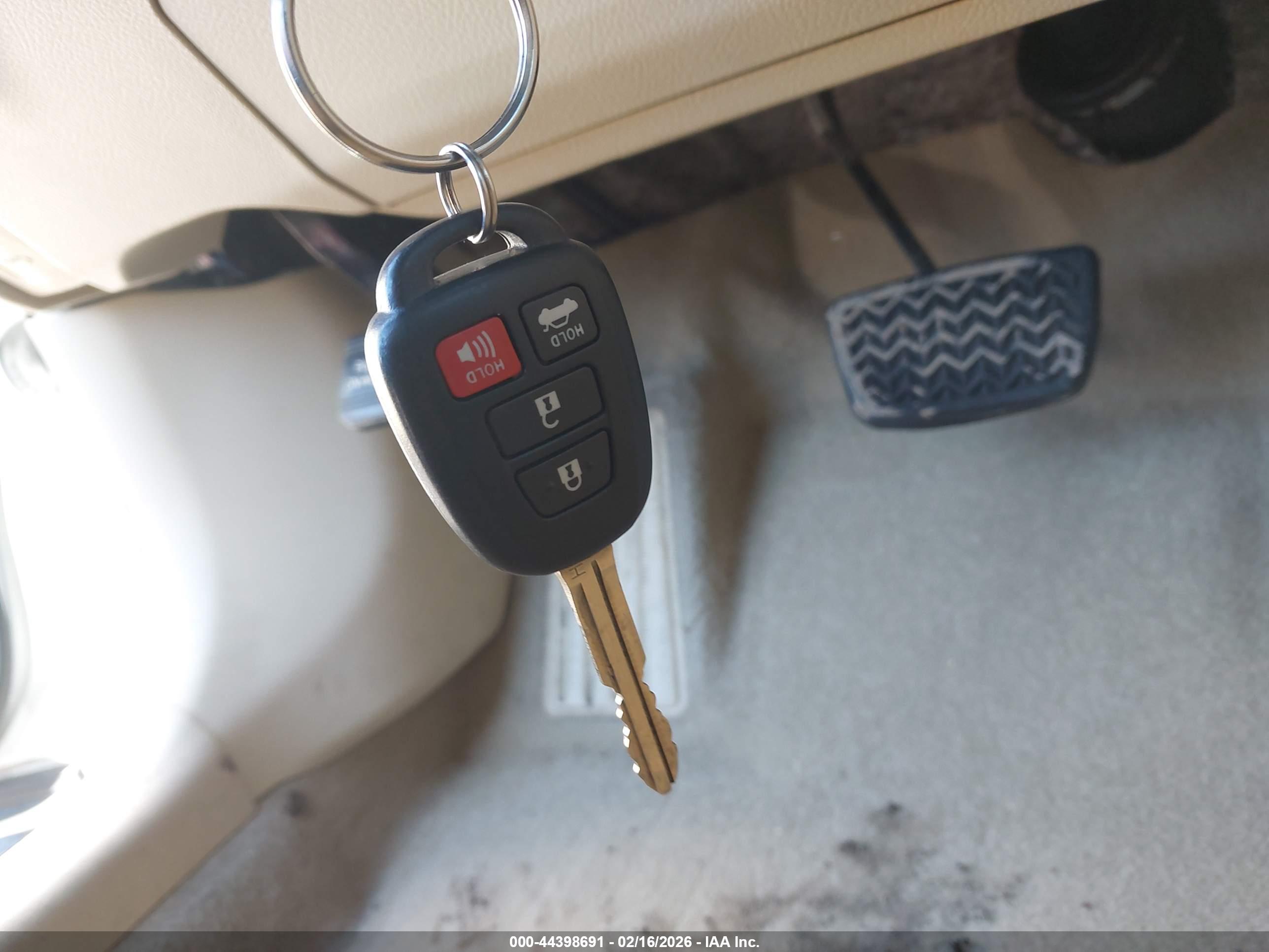 TOYOTA CAMRY image 11