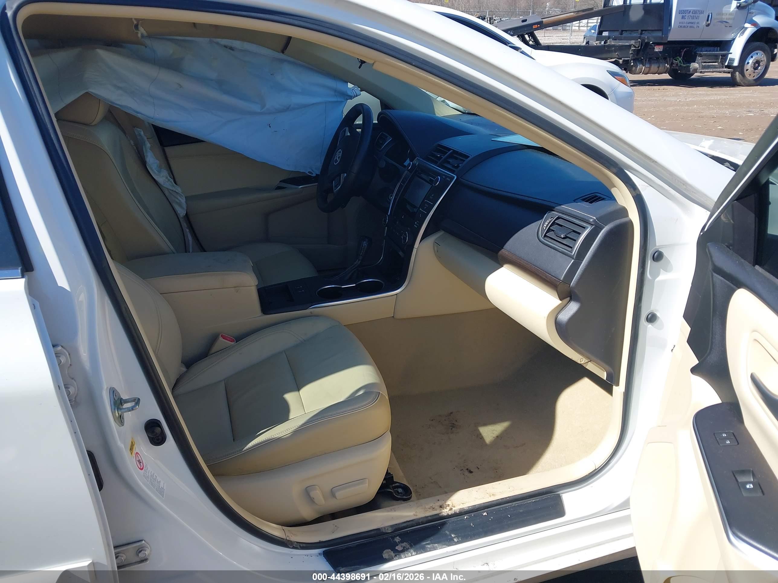 TOYOTA CAMRY image 5