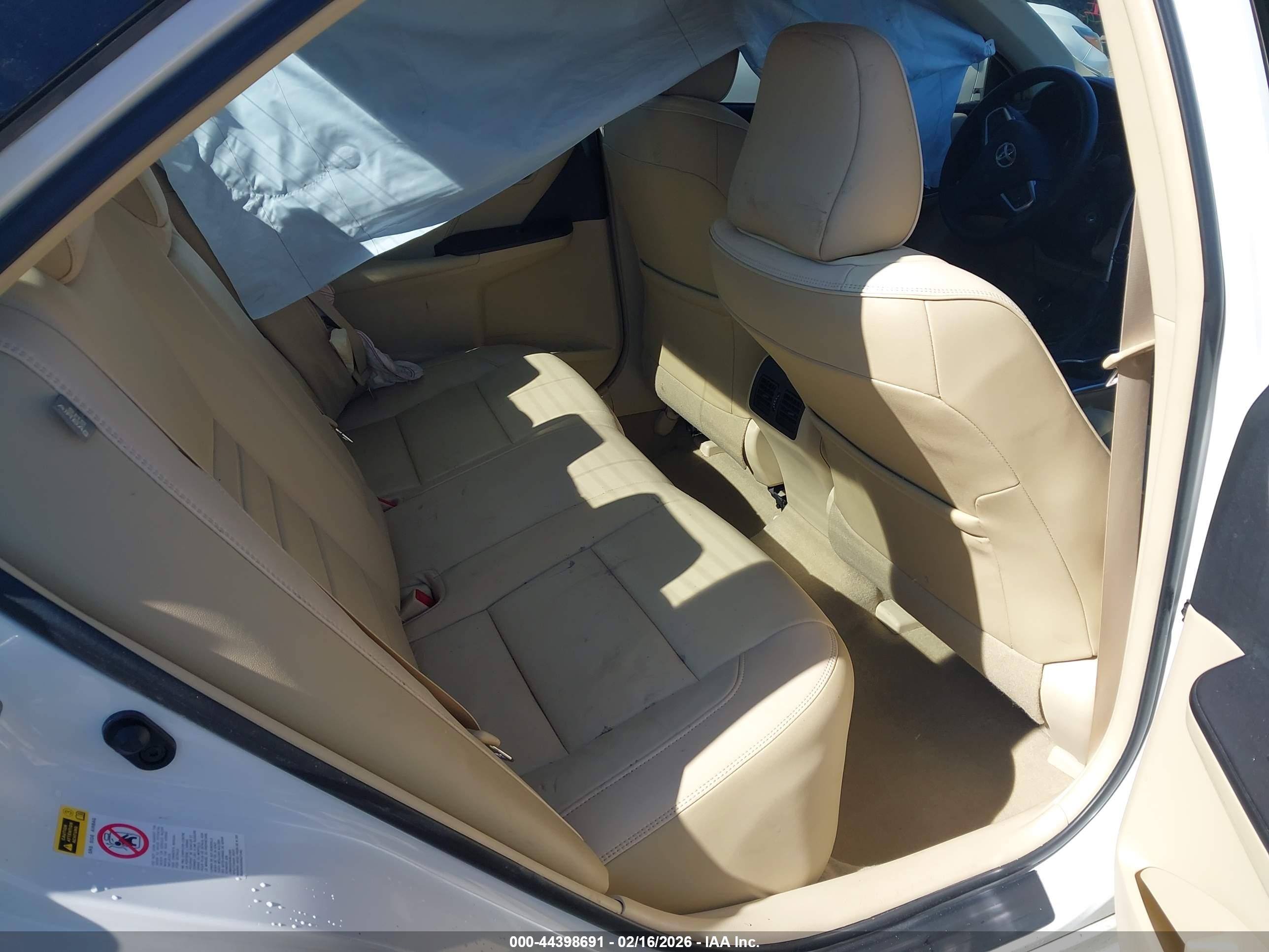 TOYOTA CAMRY image 8