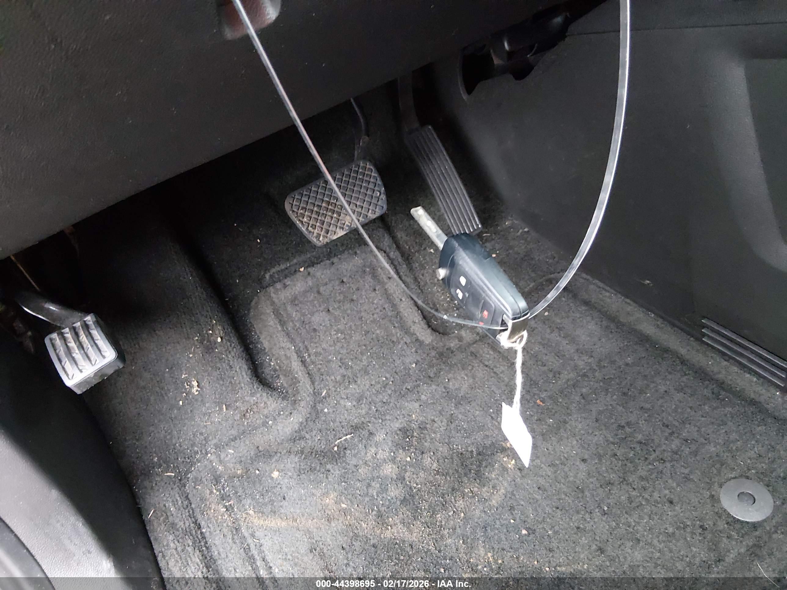 GMC TERRAIN image 11