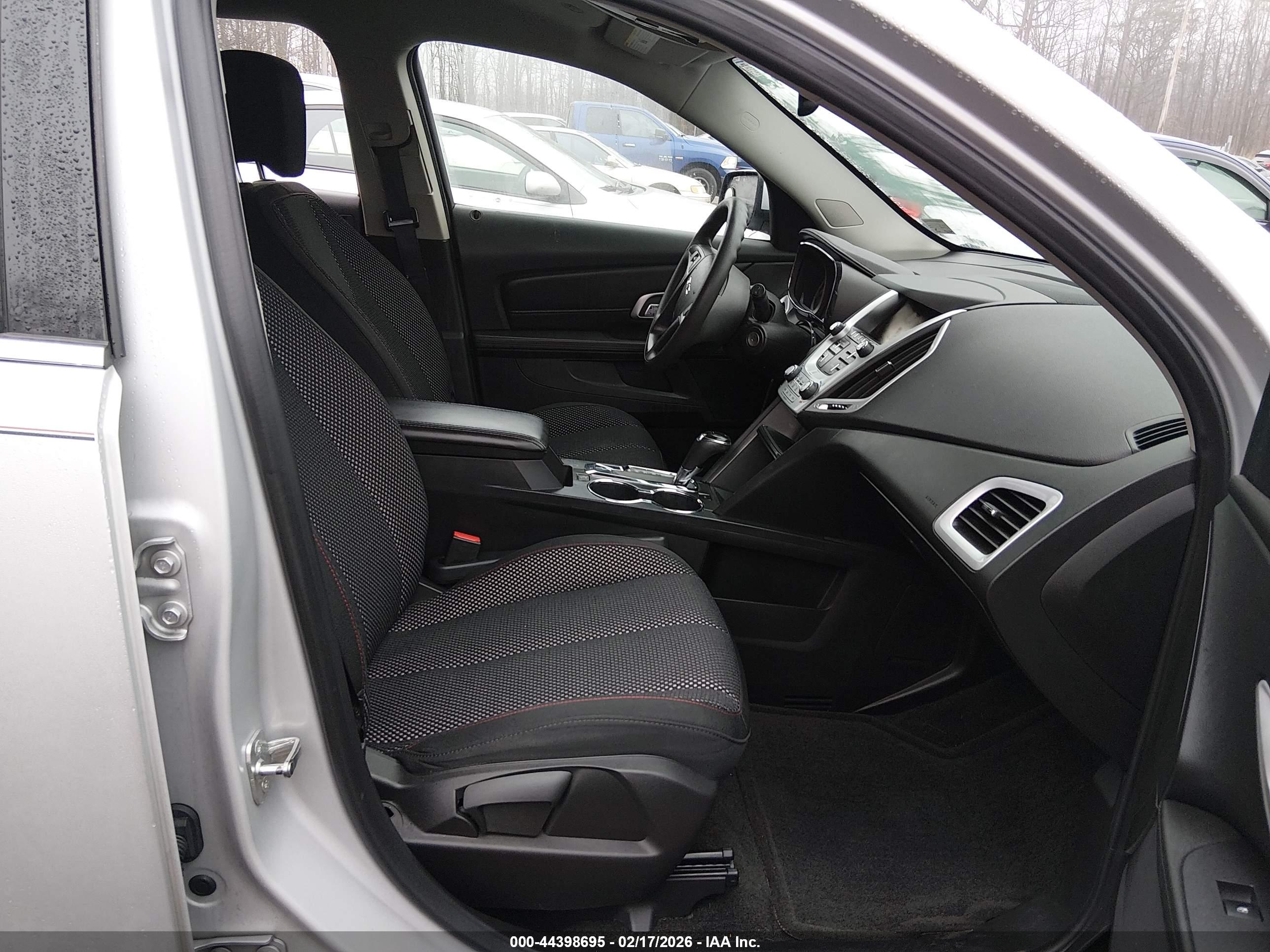GMC TERRAIN image 5