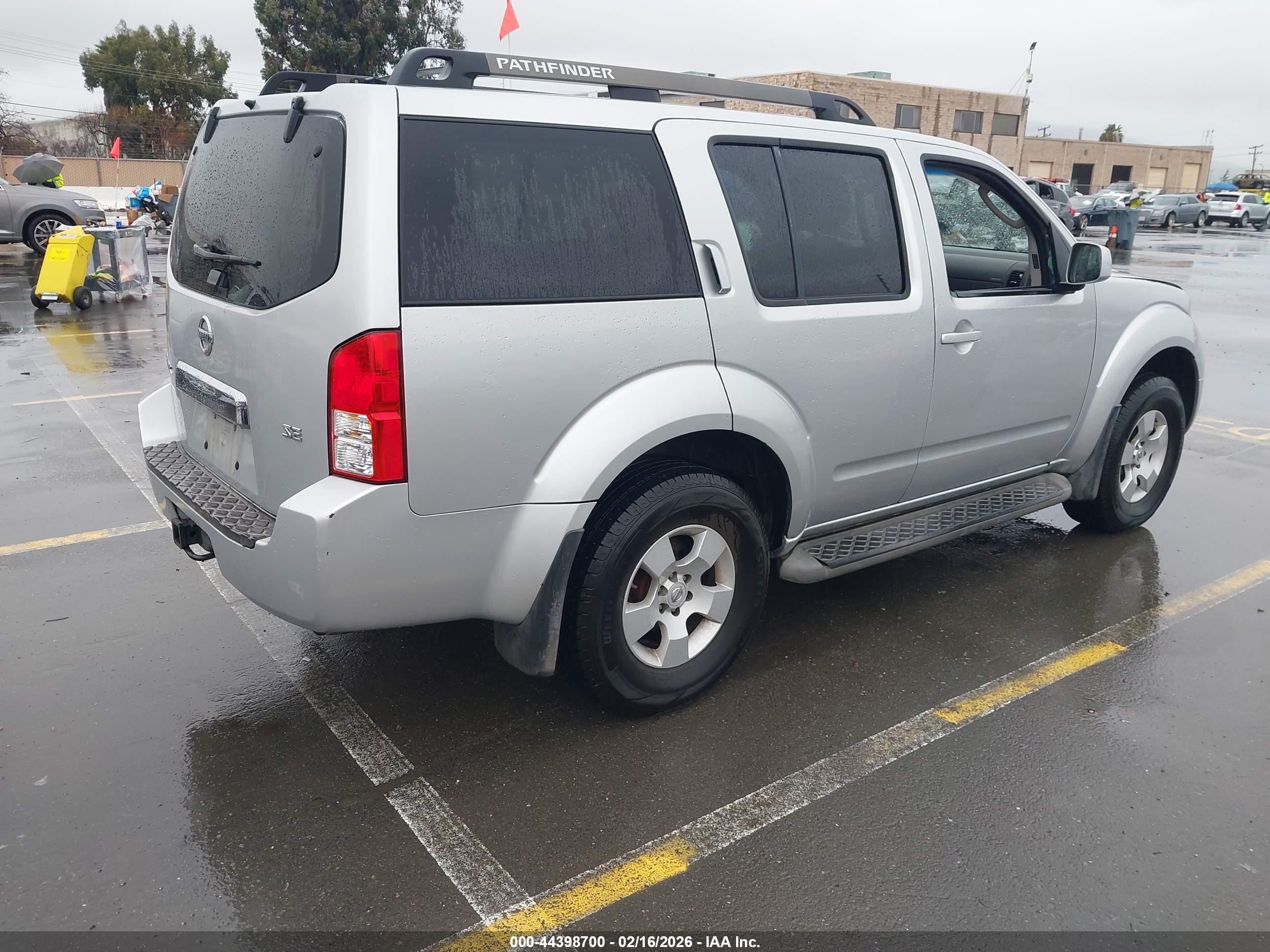 NISSAN PATHFINDER image 4