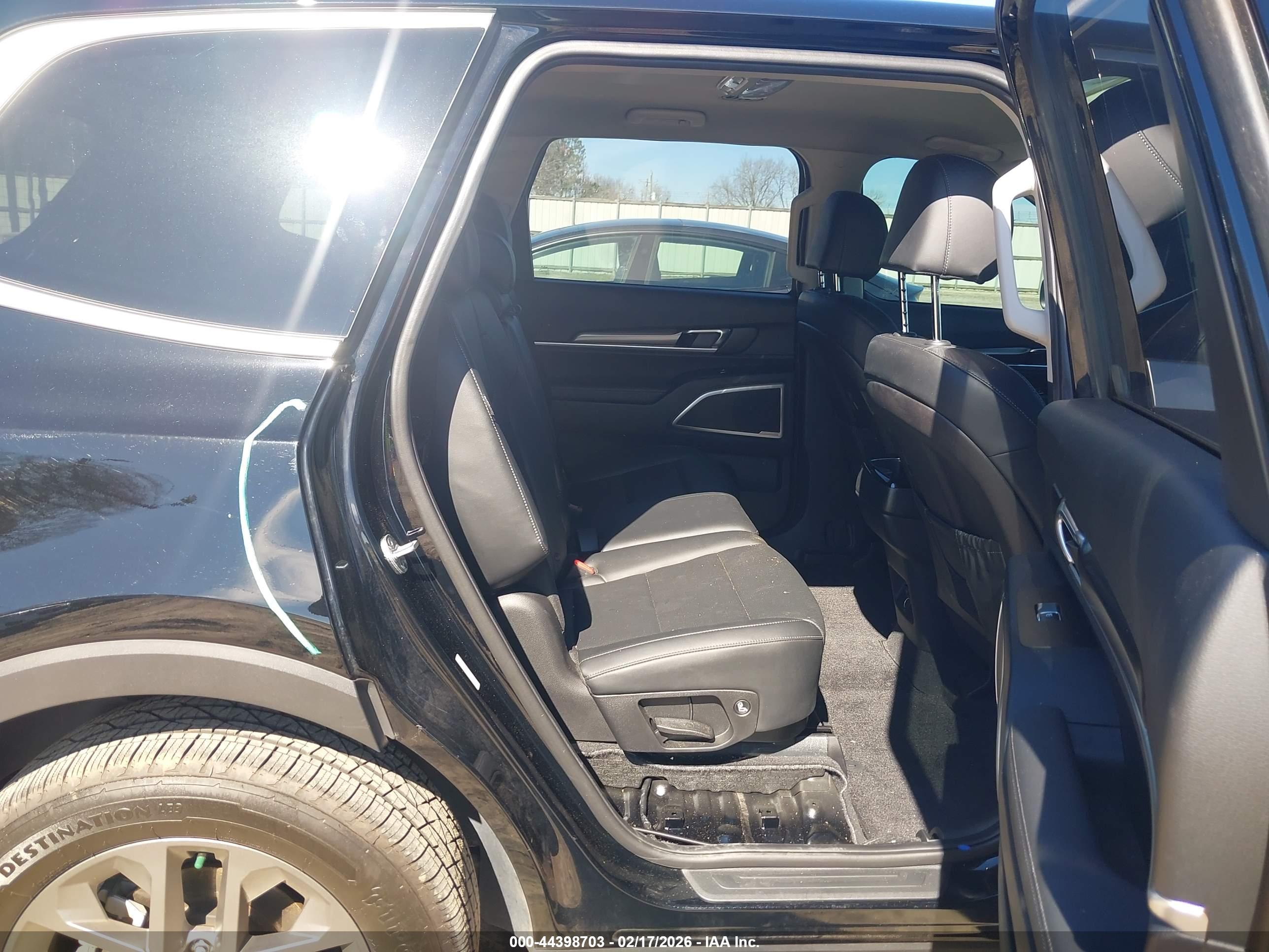 KIA TELLURIDE image 8