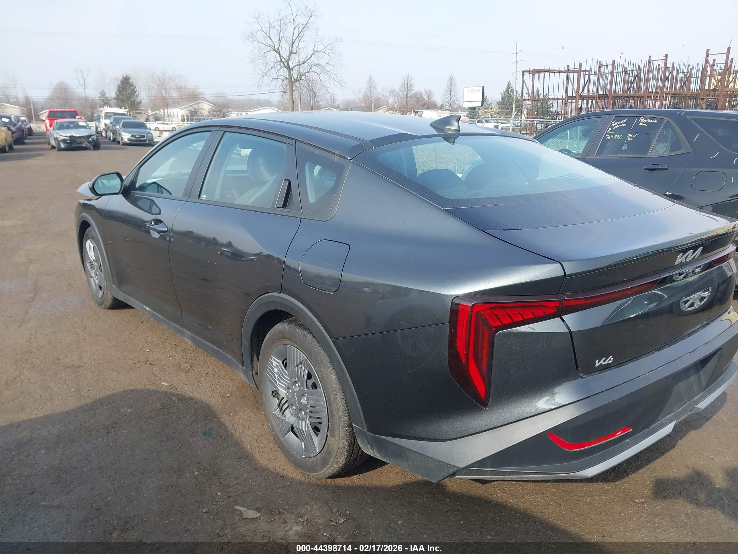 KIA K4 image 3