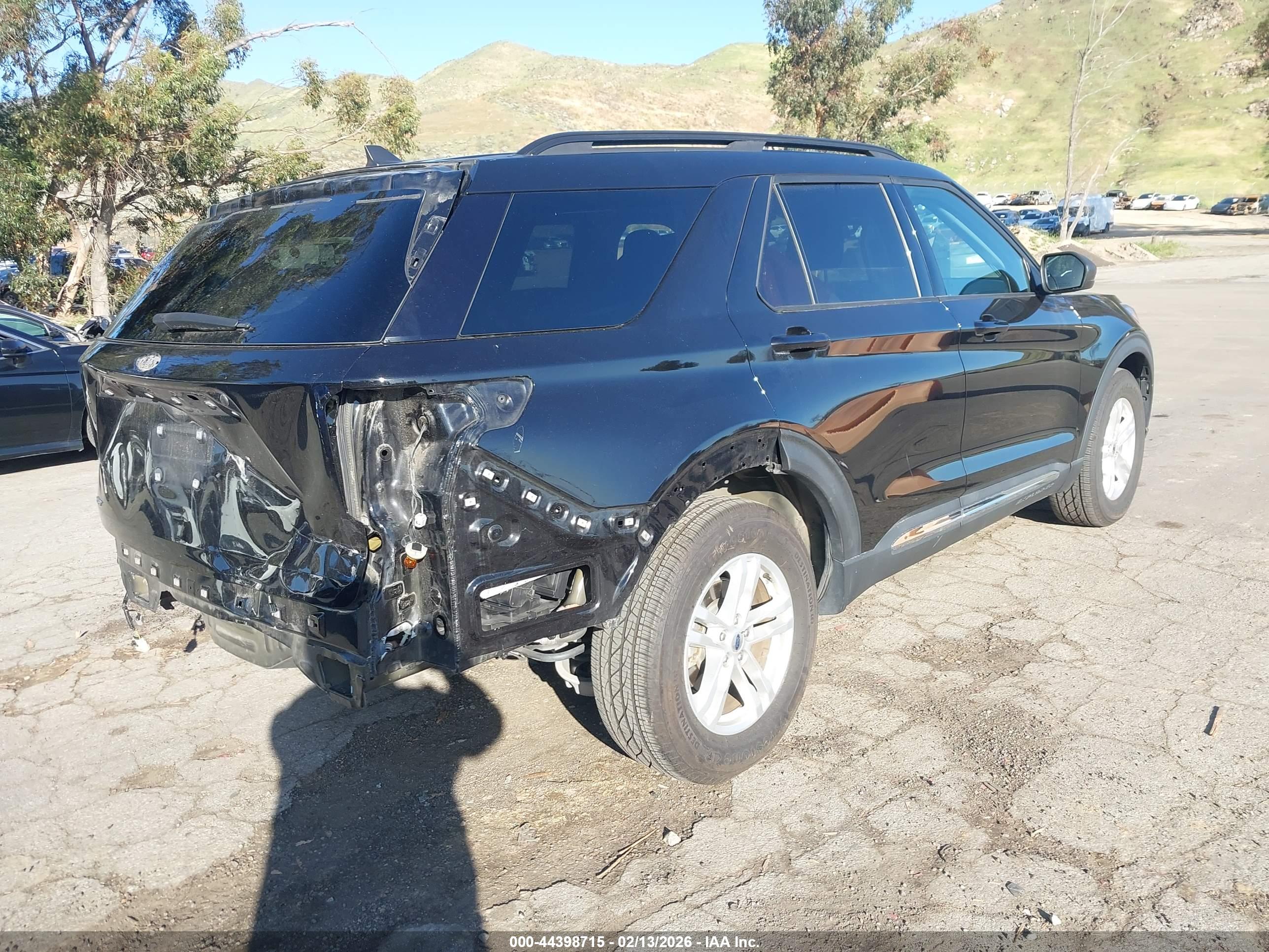 FORD EXPLORER image 4