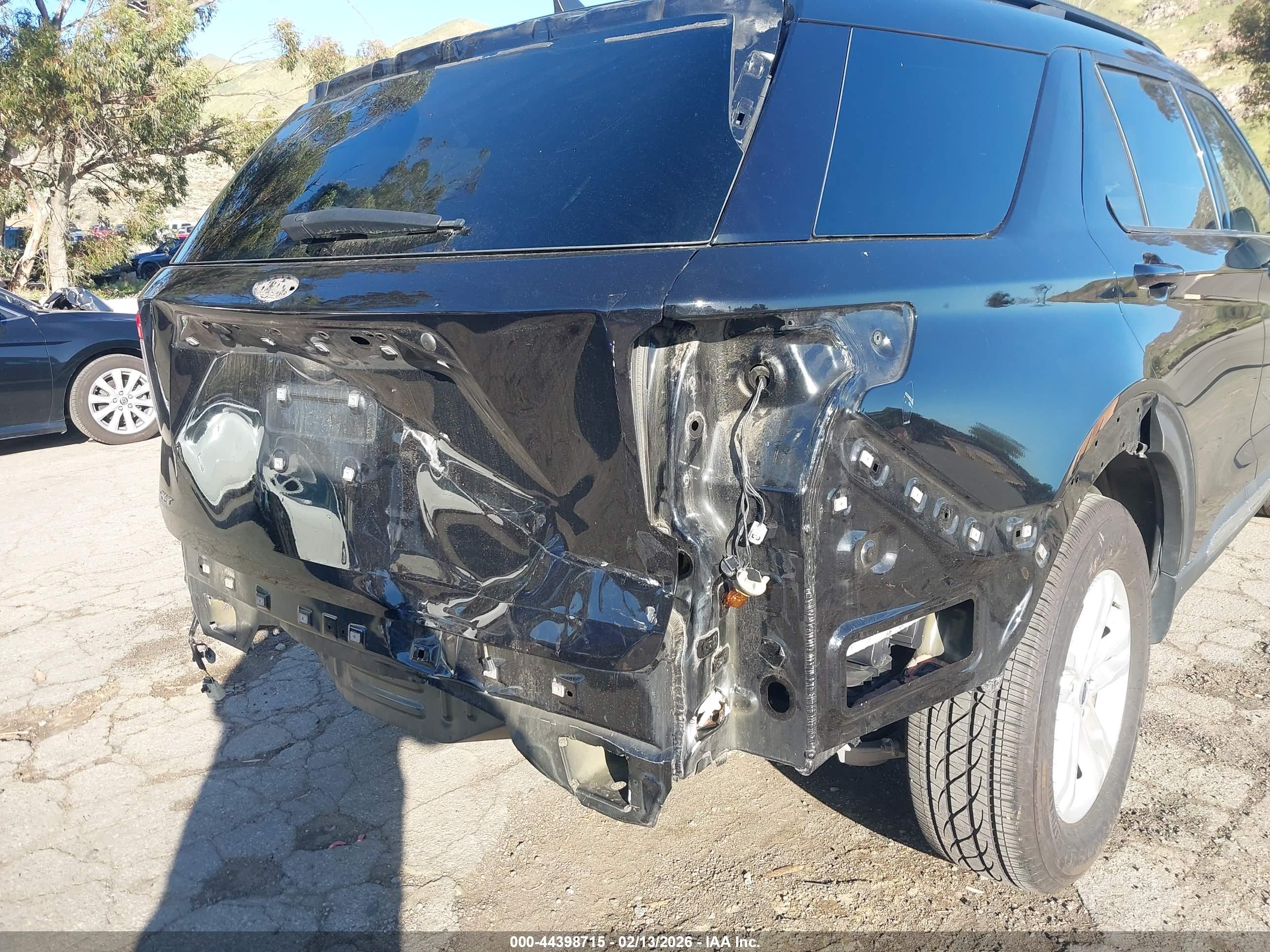 FORD EXPLORER image 6