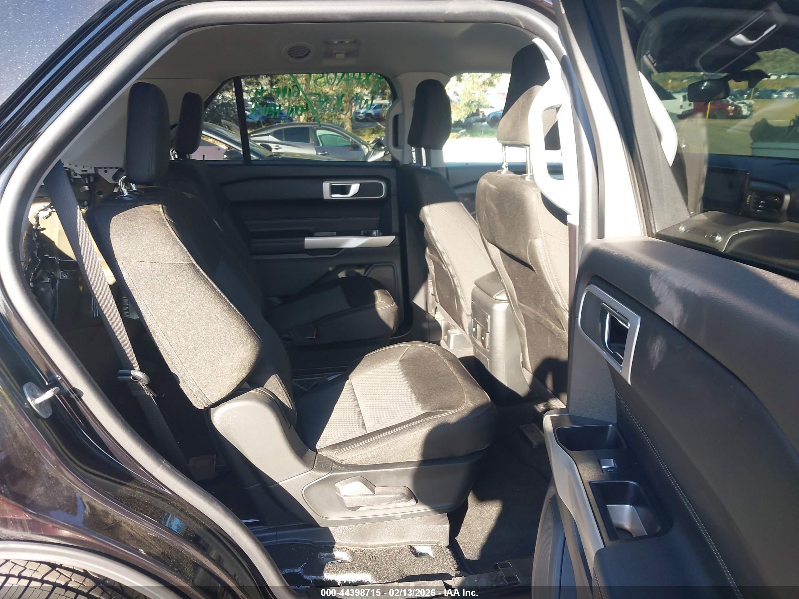 FORD EXPLORER image 8