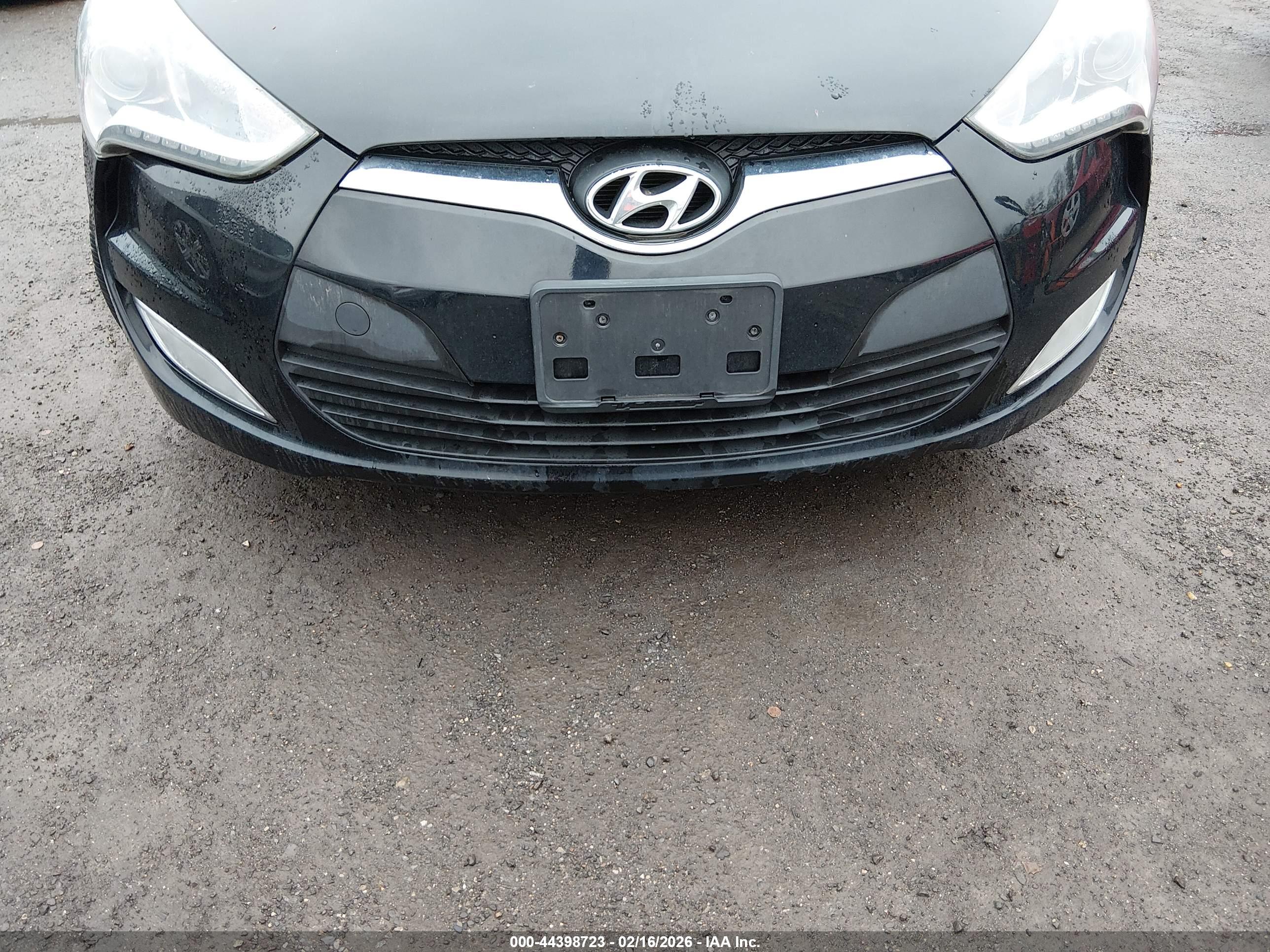 HYUNDAI VELOSTER image 6