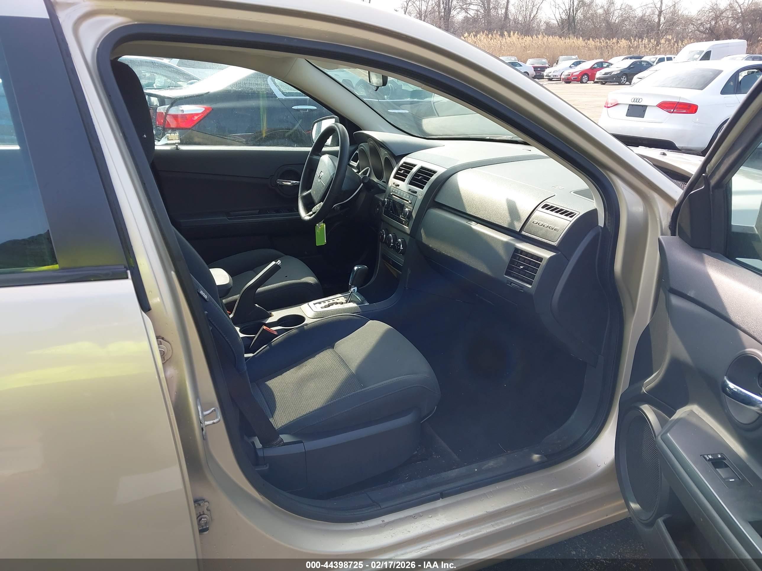 DODGE AVENGER image 5