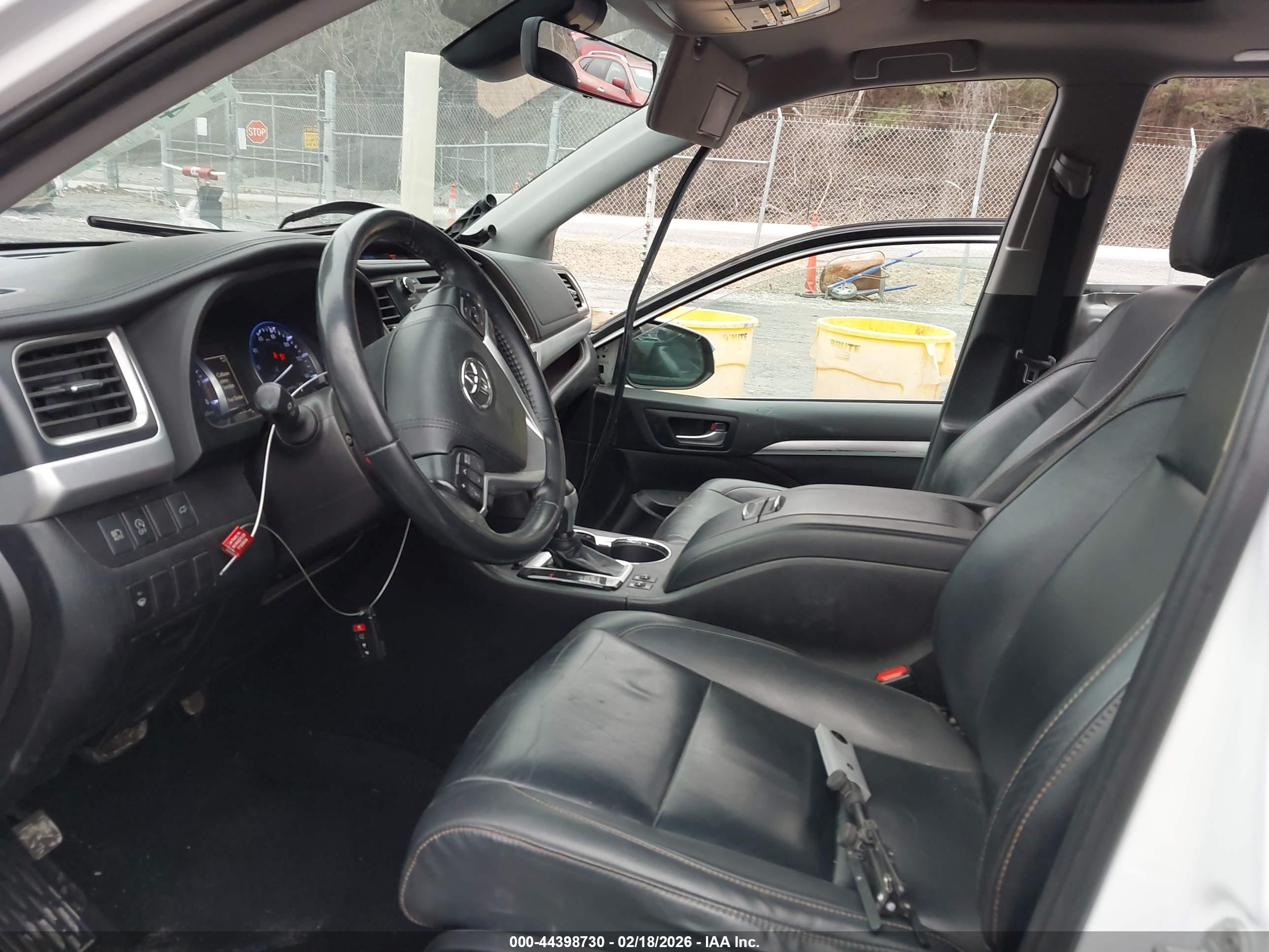 TOYOTA HIGHLANDER image 8