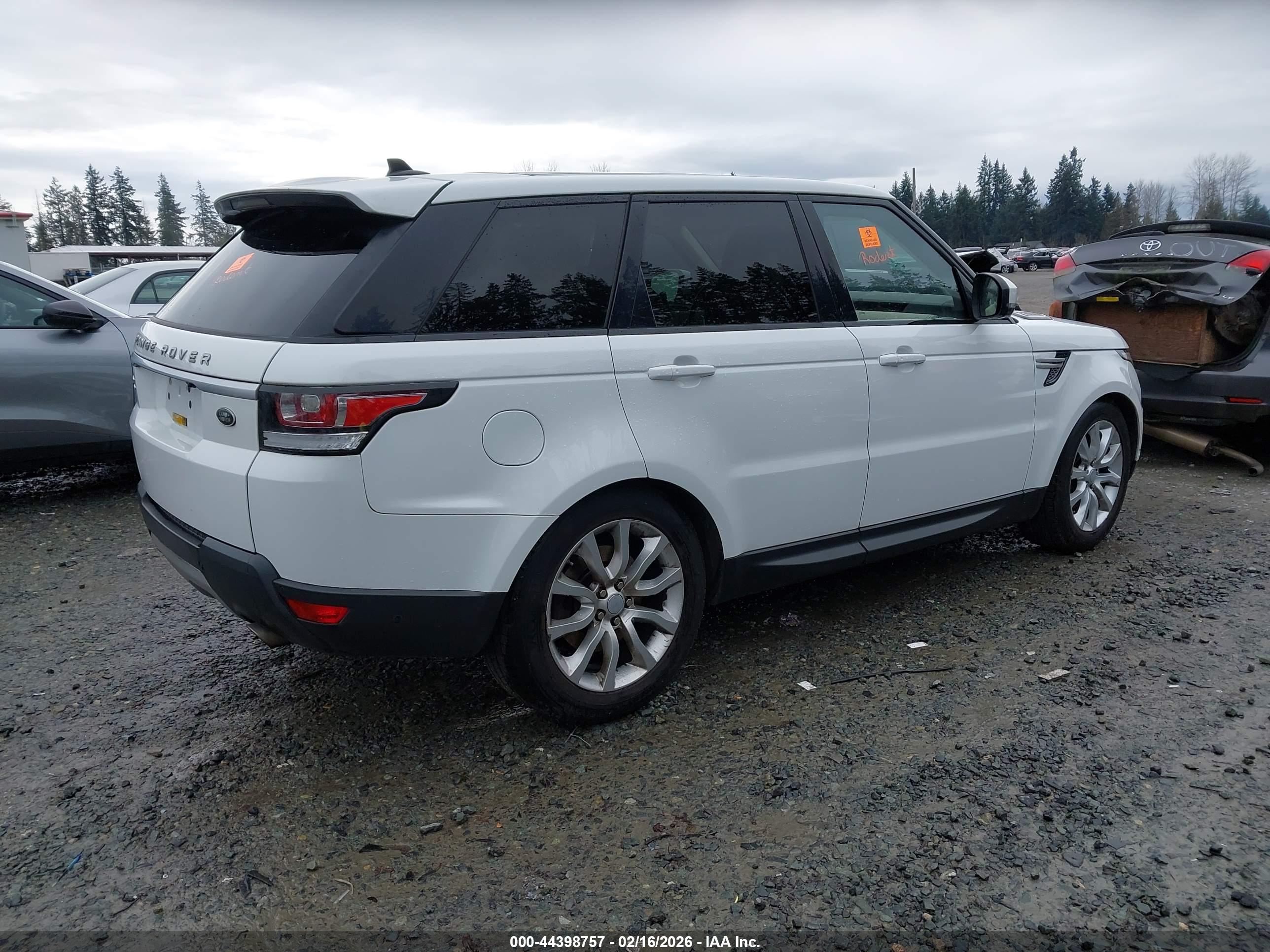 LAND ROVER image 4