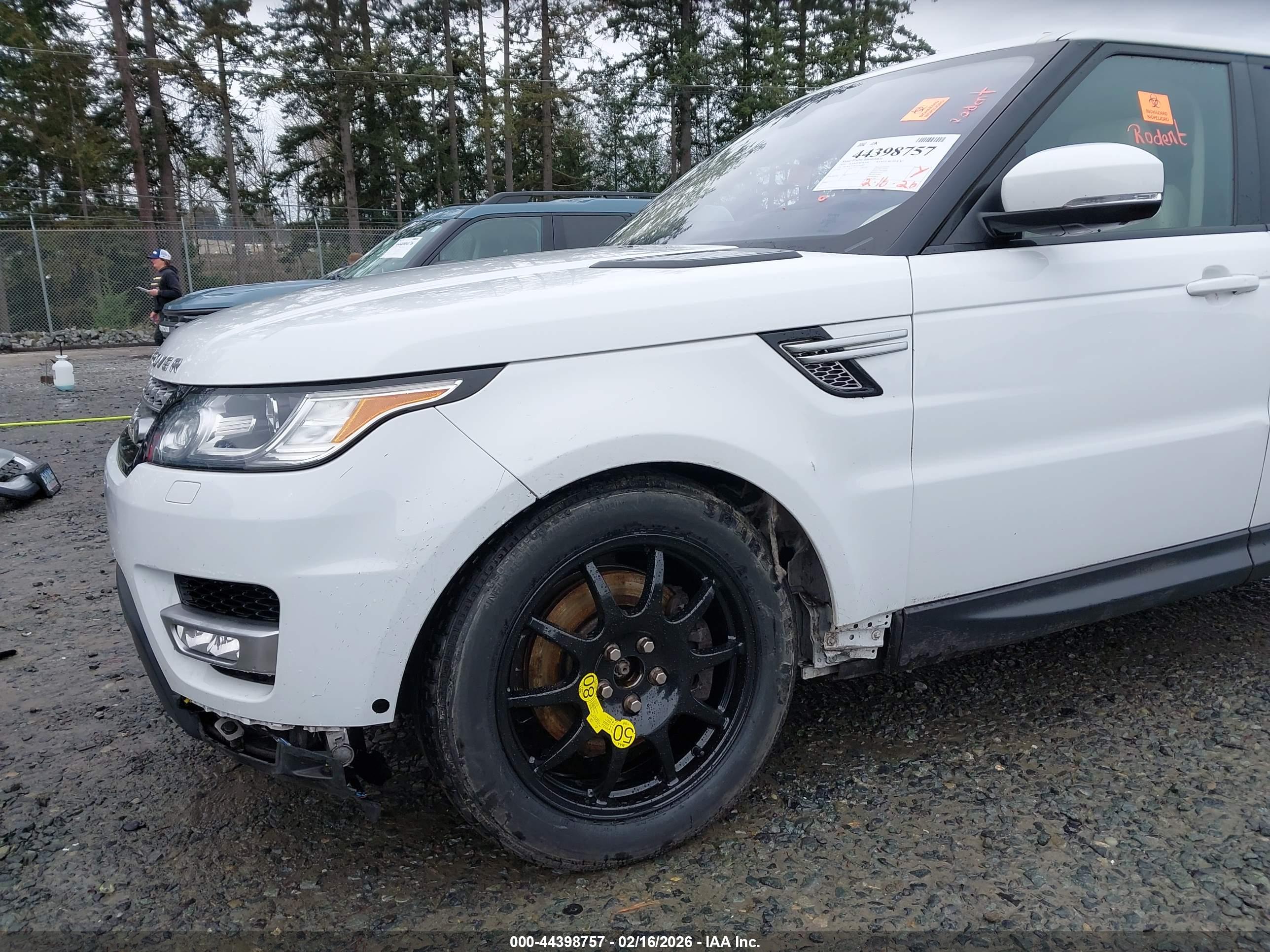 LAND ROVER image 6