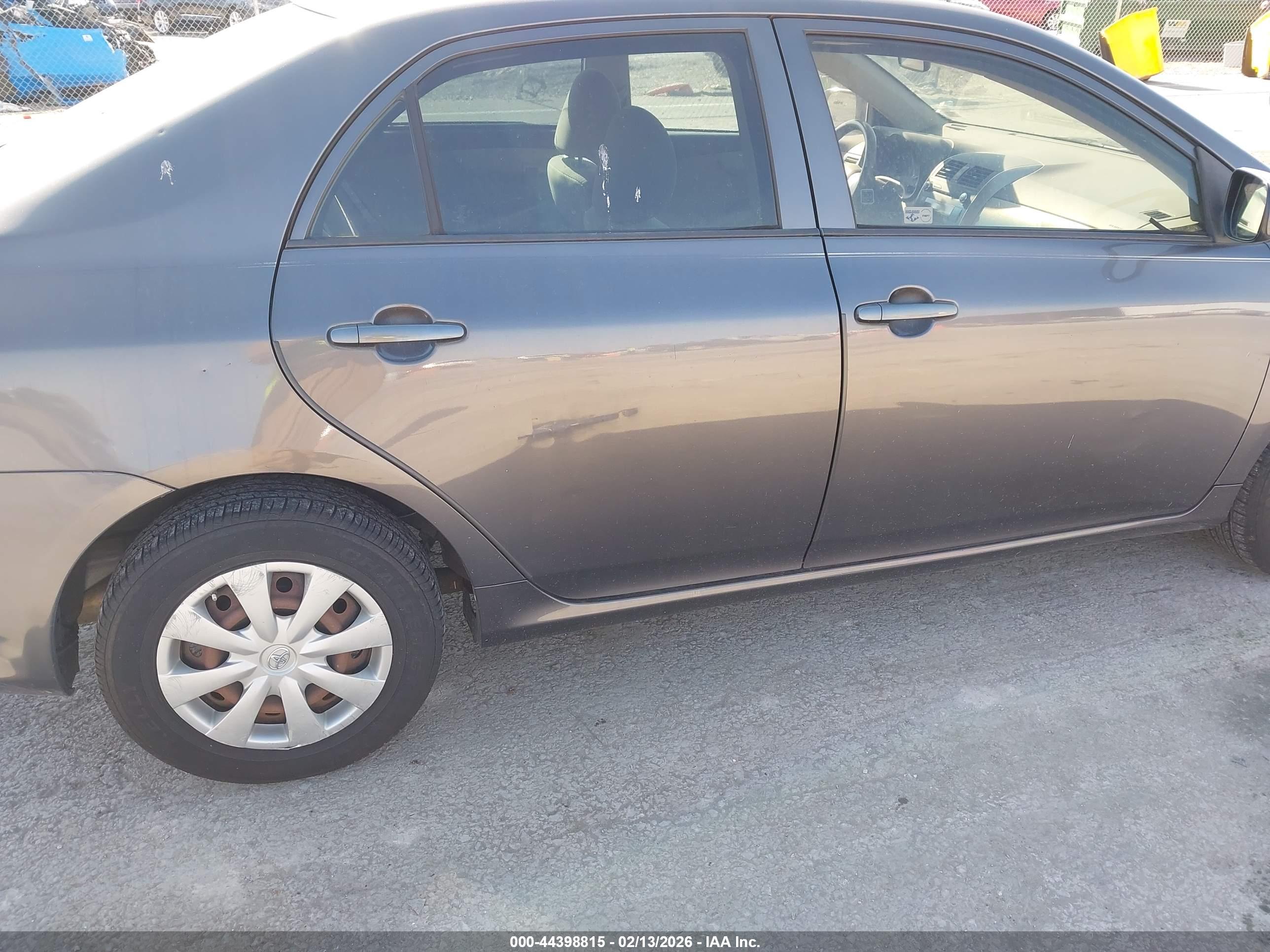 TOYOTA COROLLA image 6
