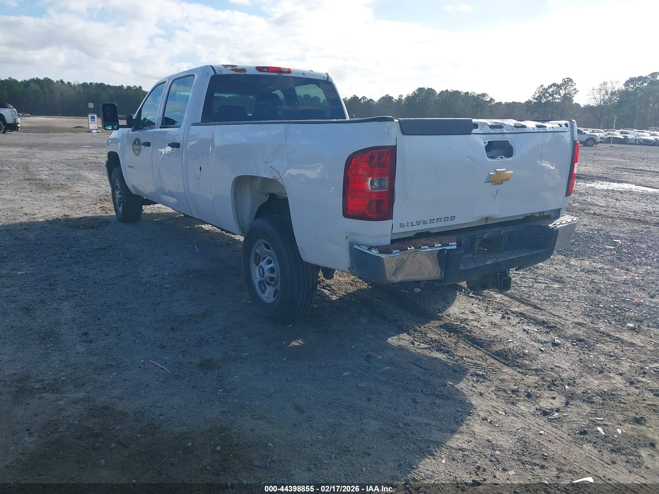 CHEVROLET SILVERADO image 3