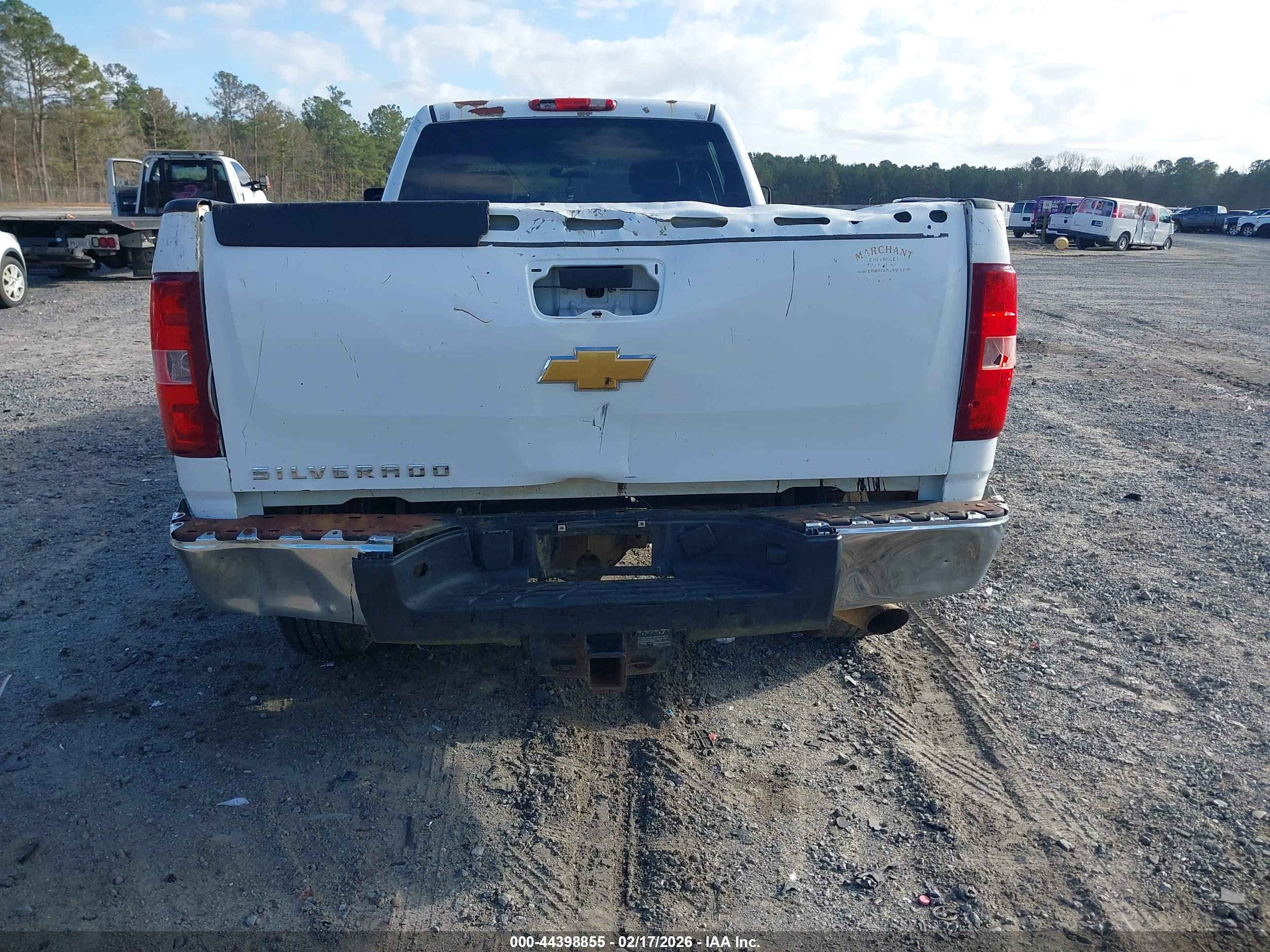 CHEVROLET SILVERADO image 6