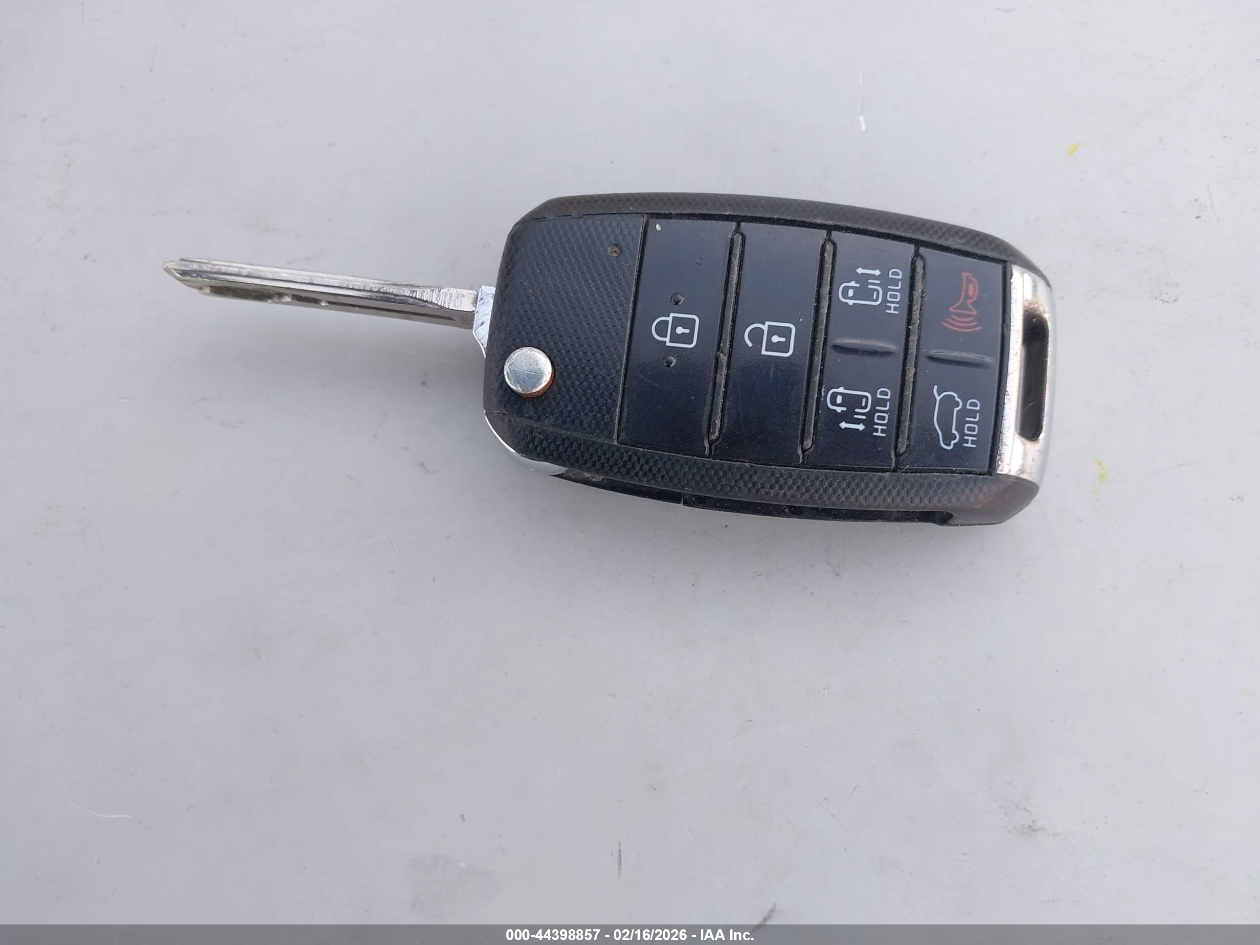 KIA SEDONA image 11