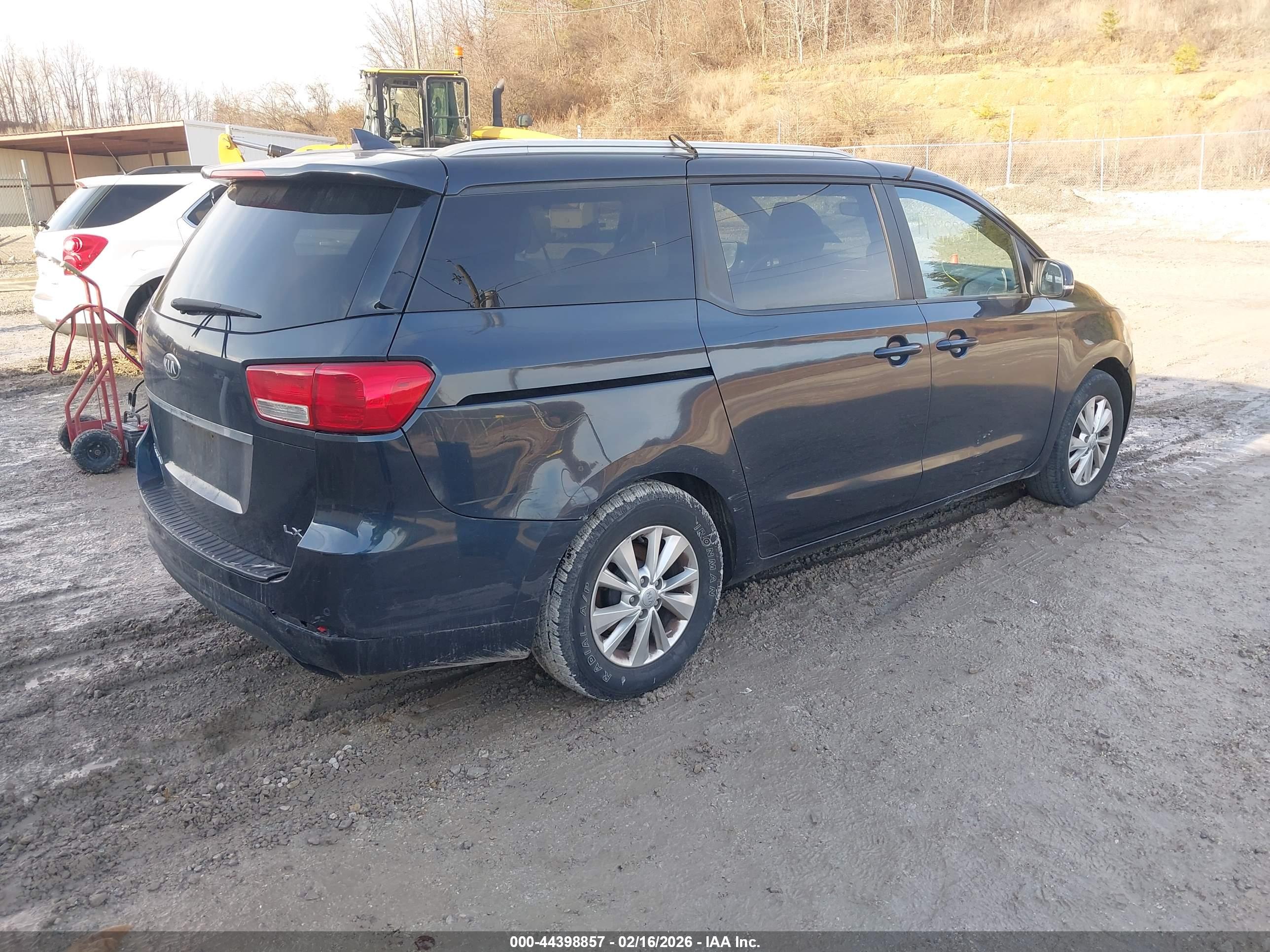 KIA SEDONA image 4