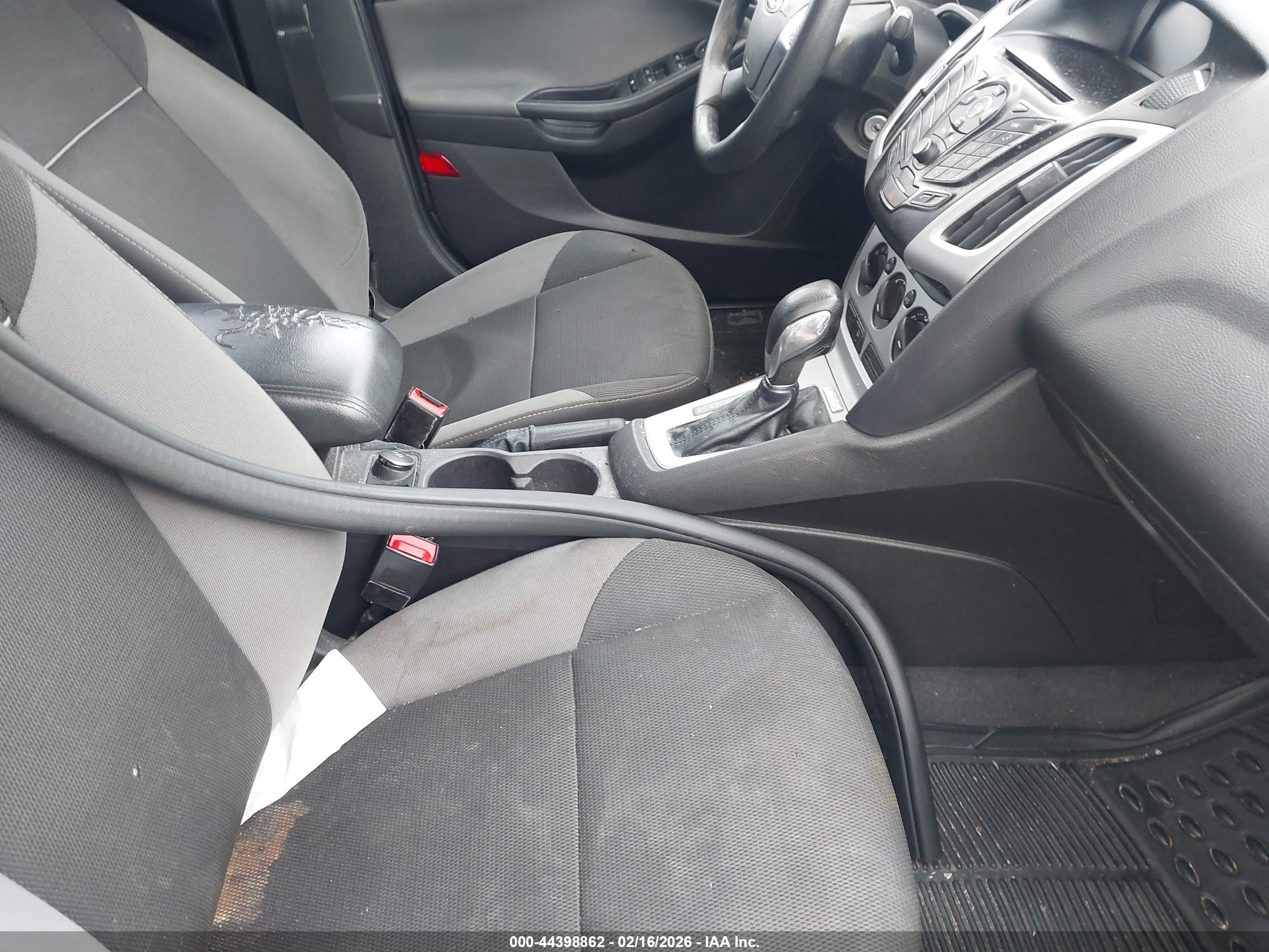 FORD FOCUS image 5
