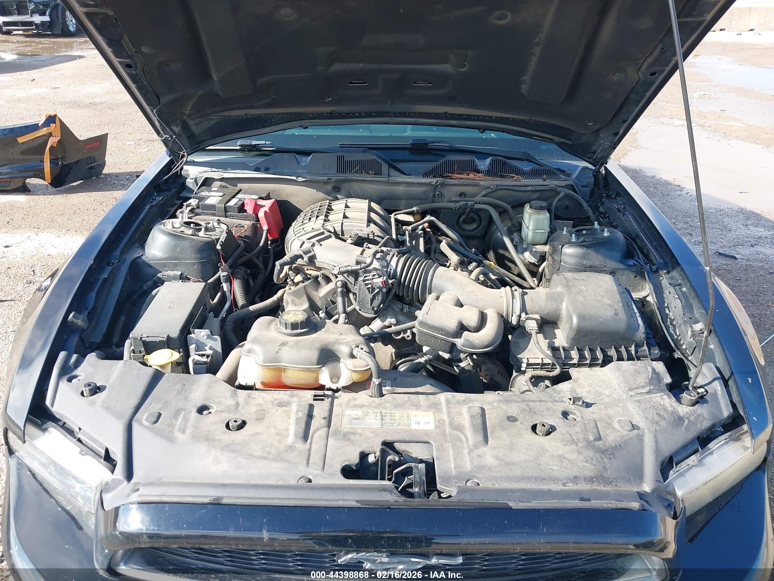 FORD MUSTANG image 10