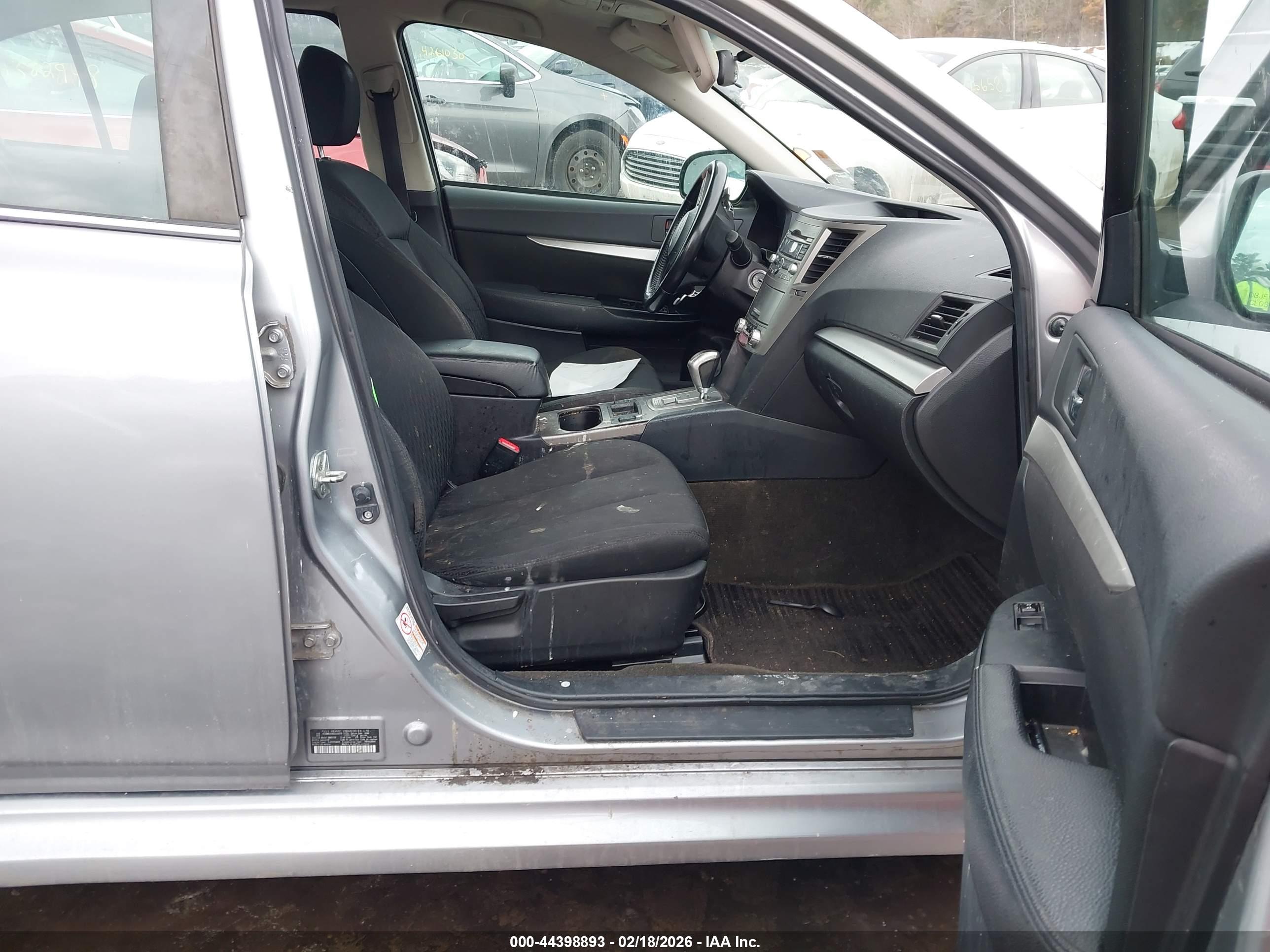 SUBARU LEGACY image 5