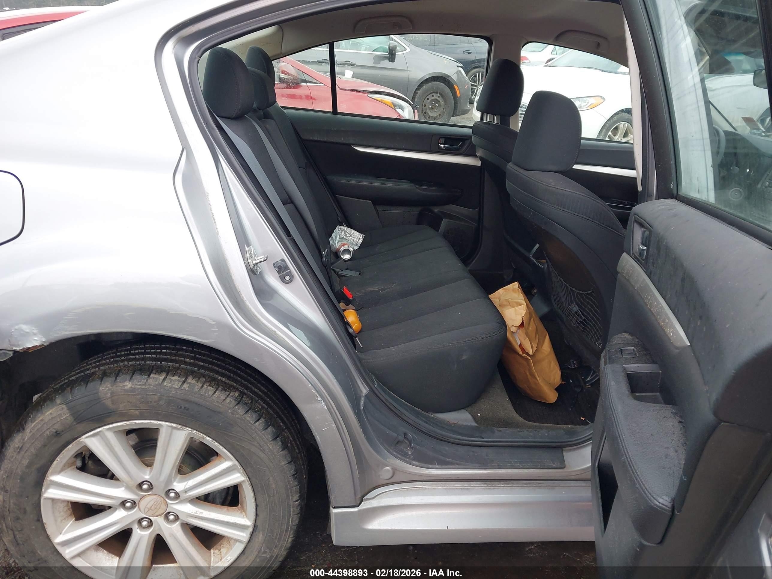 SUBARU LEGACY image 8